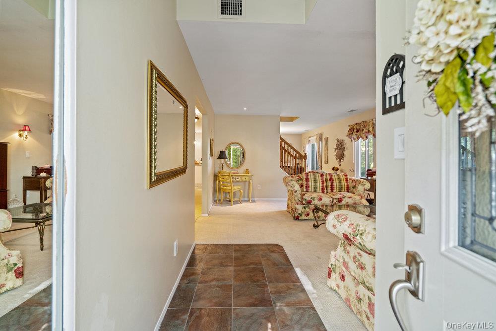 356 Clubhouse Court, Coram, NY 11727