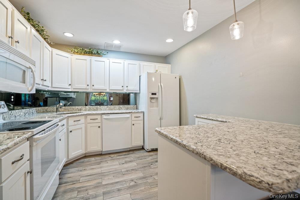 356 Clubhouse Court, Coram, NY 11727