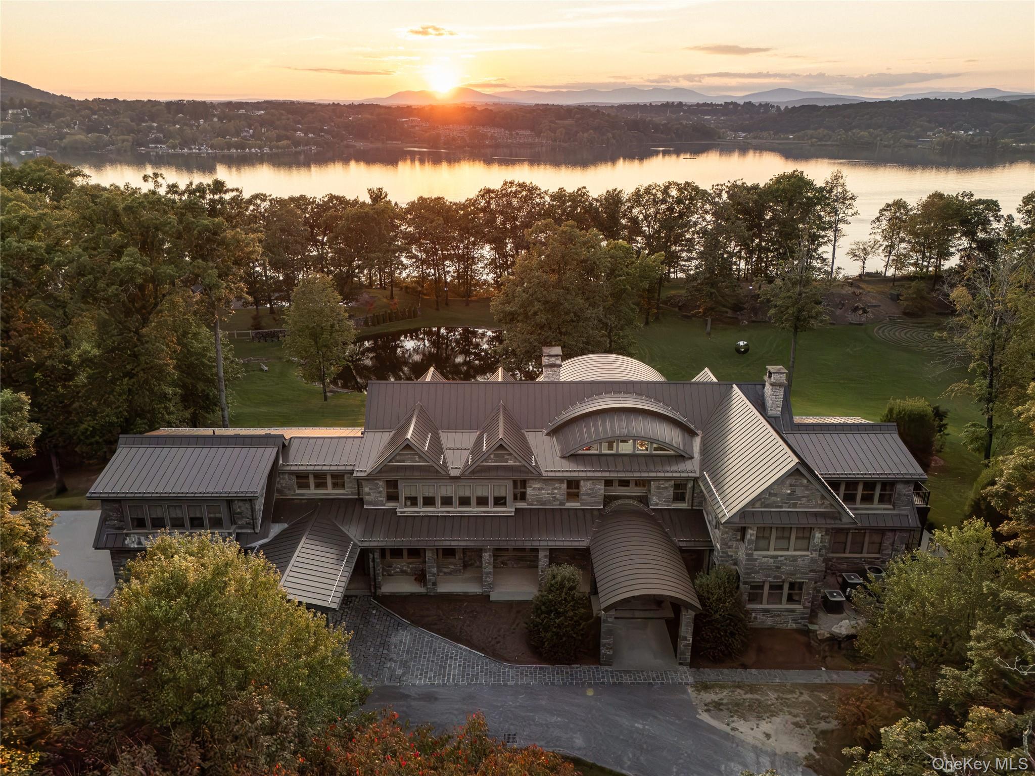 40 Morton Road, Rhinebeck, NY 12572