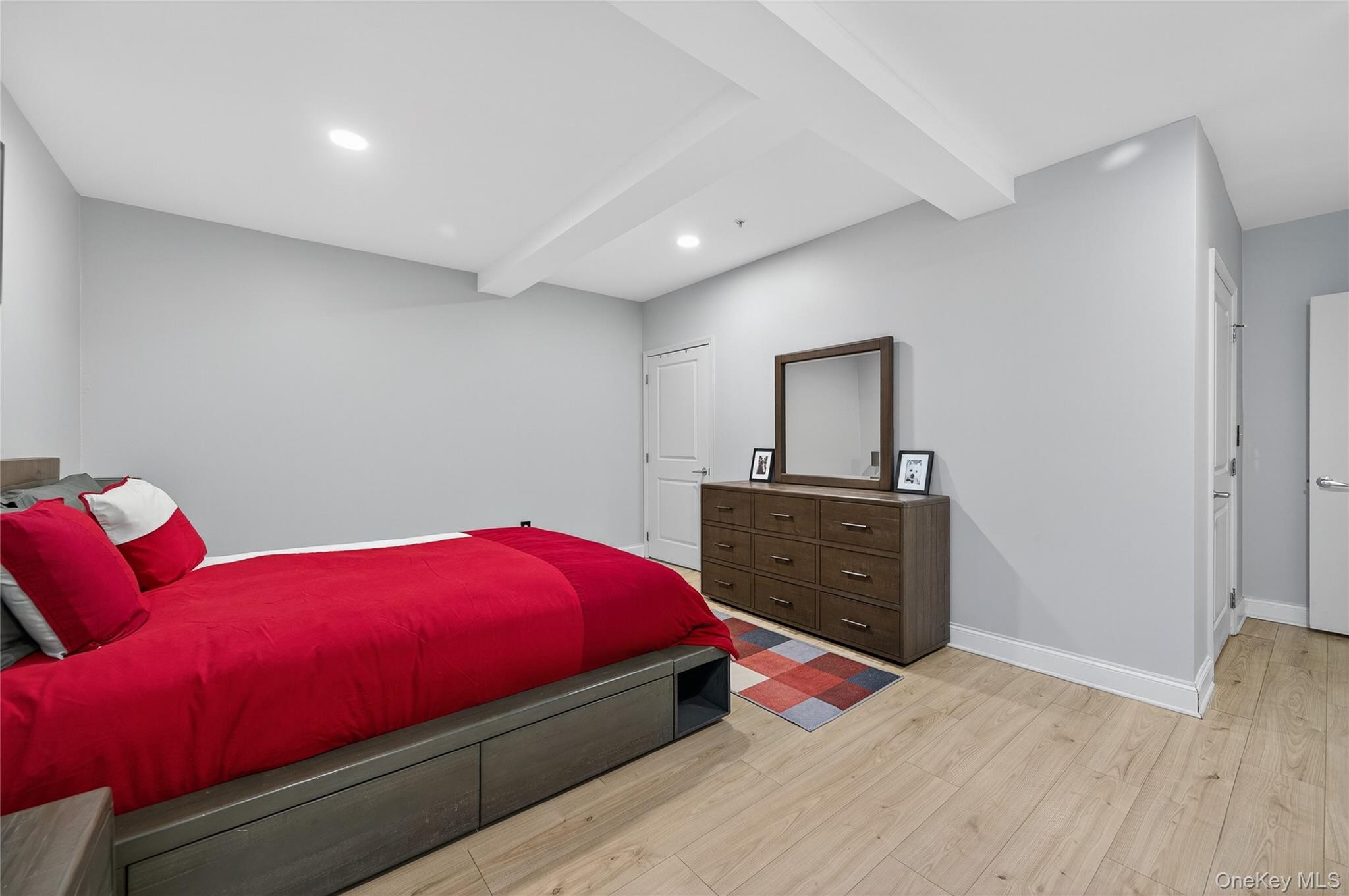 130 Post Avenue # 303, Westbury, NY 11590