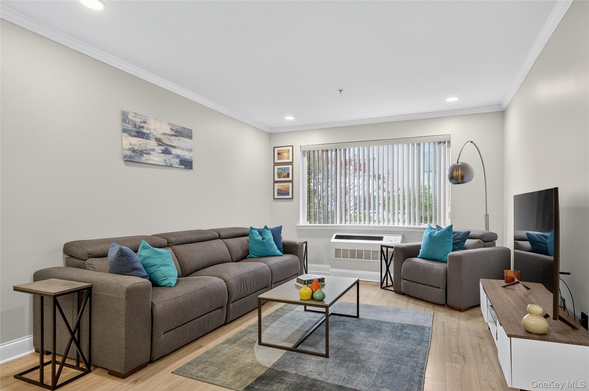 130 Post Avenue # 303, Westbury, NY 11590