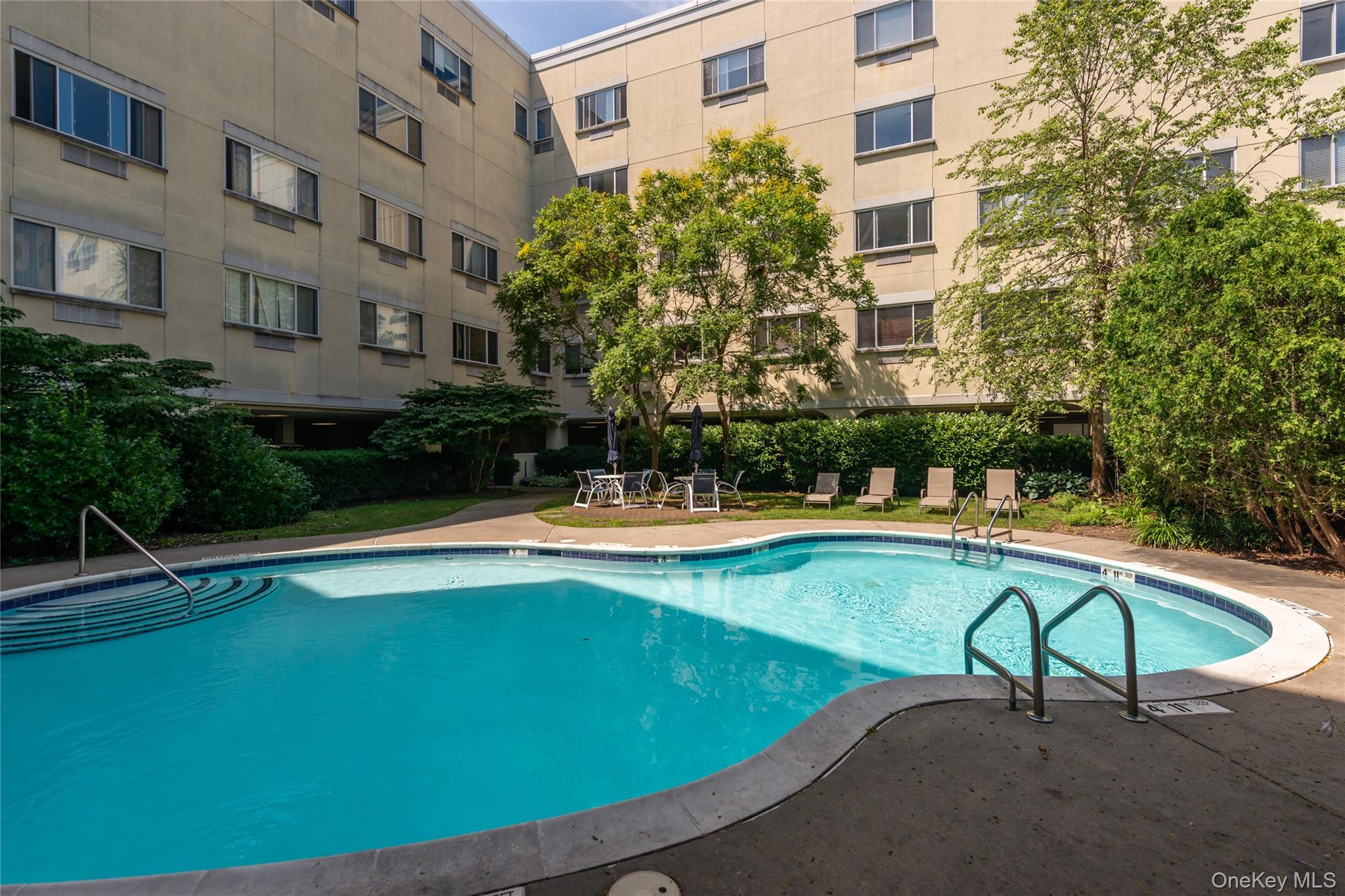 130 Post Avenue # 303, Westbury, NY 11590