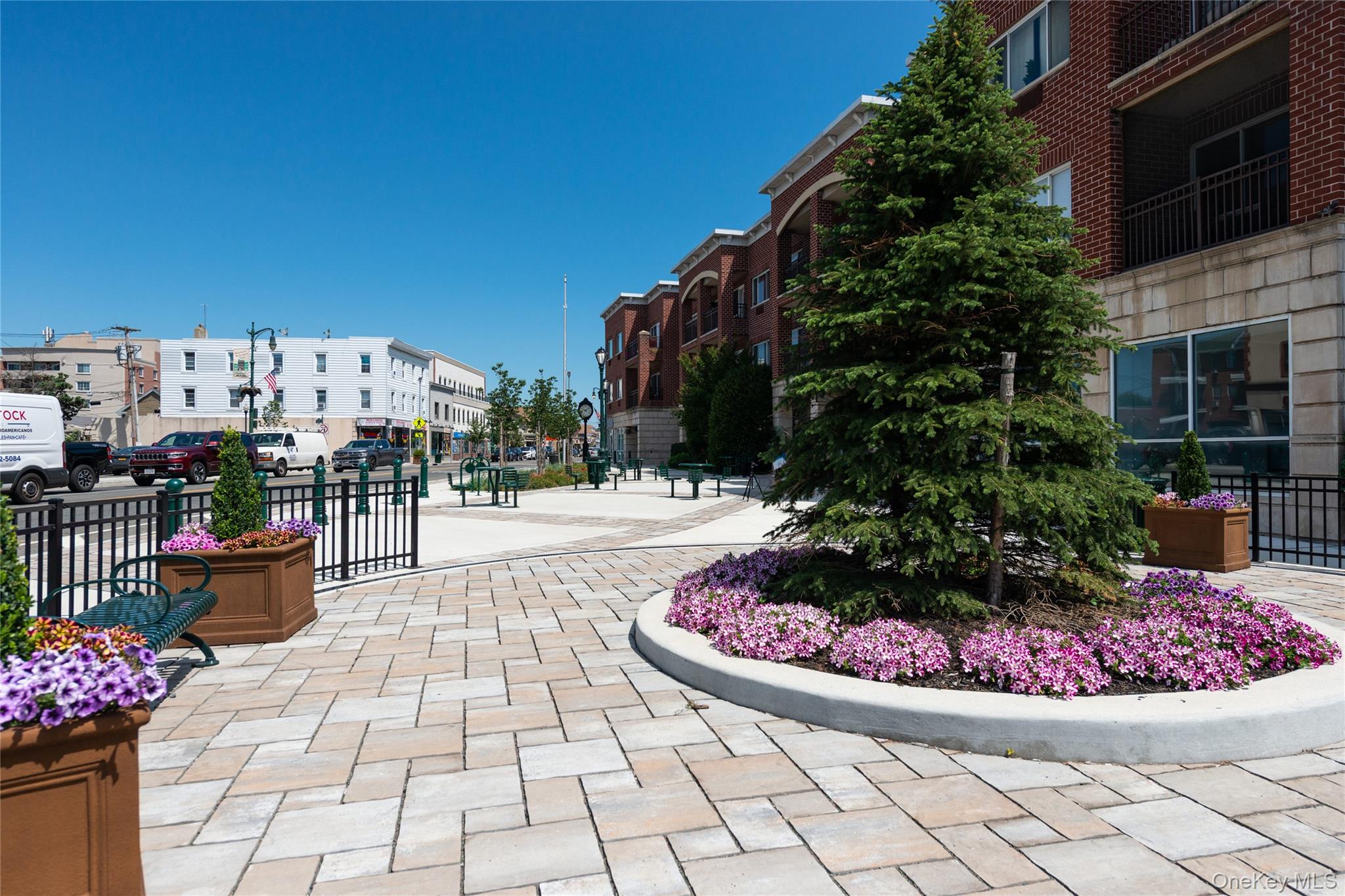 130 Post Avenue # 303, Westbury, NY 11590