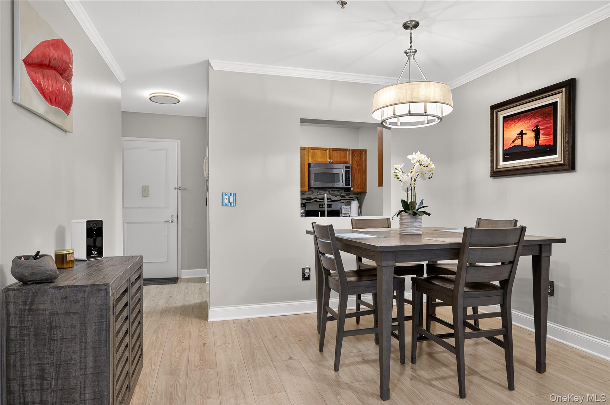 130 Post Avenue # 303, Westbury, NY 11590