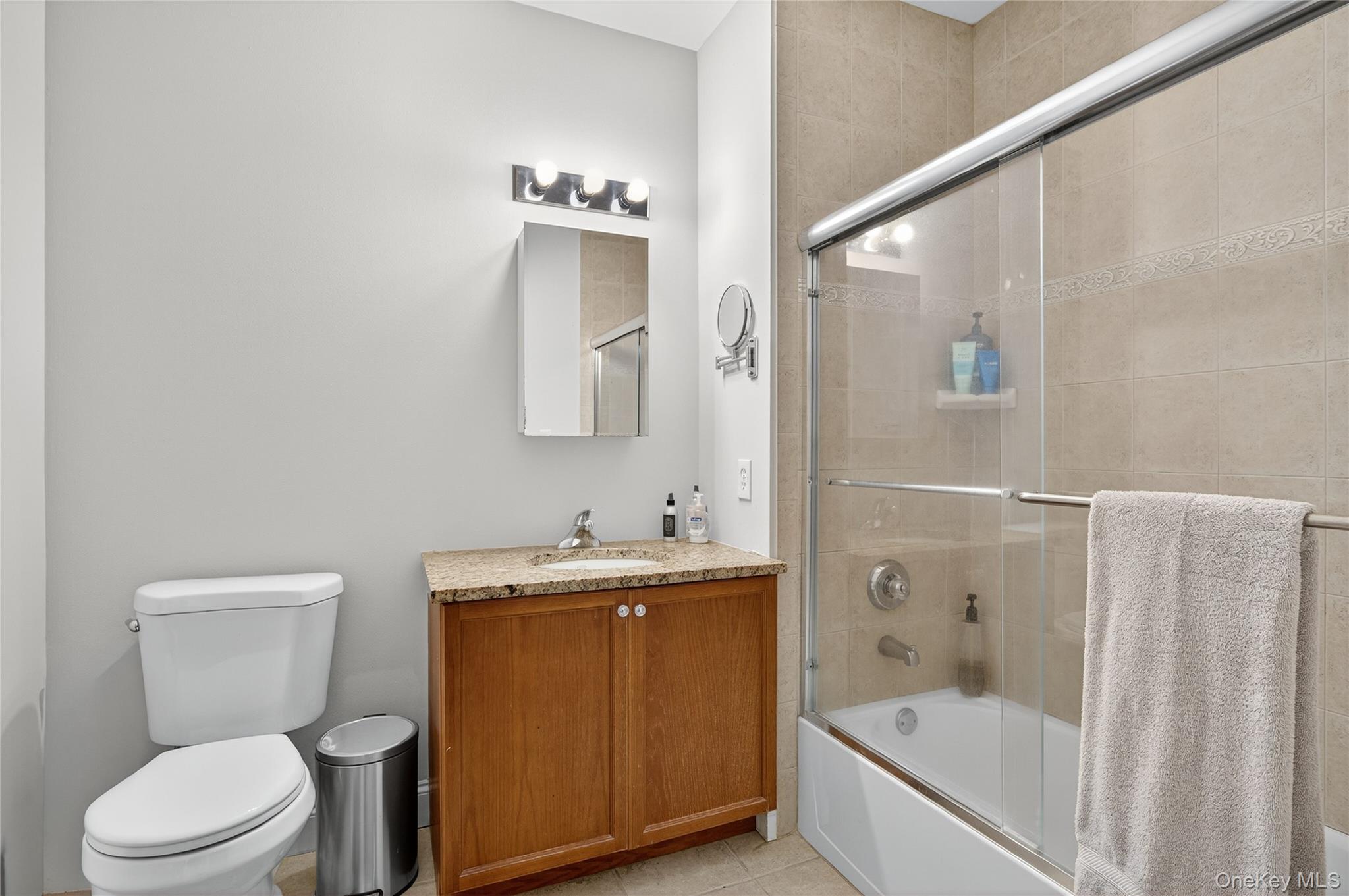 130 Post Avenue # 303, Westbury, NY 11590