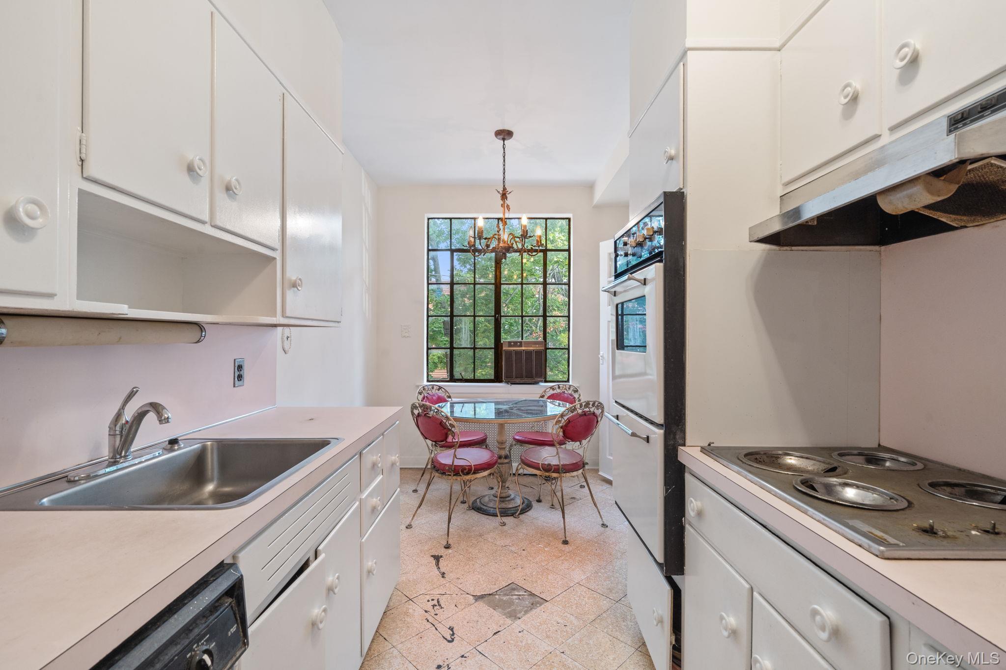 67-49 Groton Street, Forest Hills, NY 11375