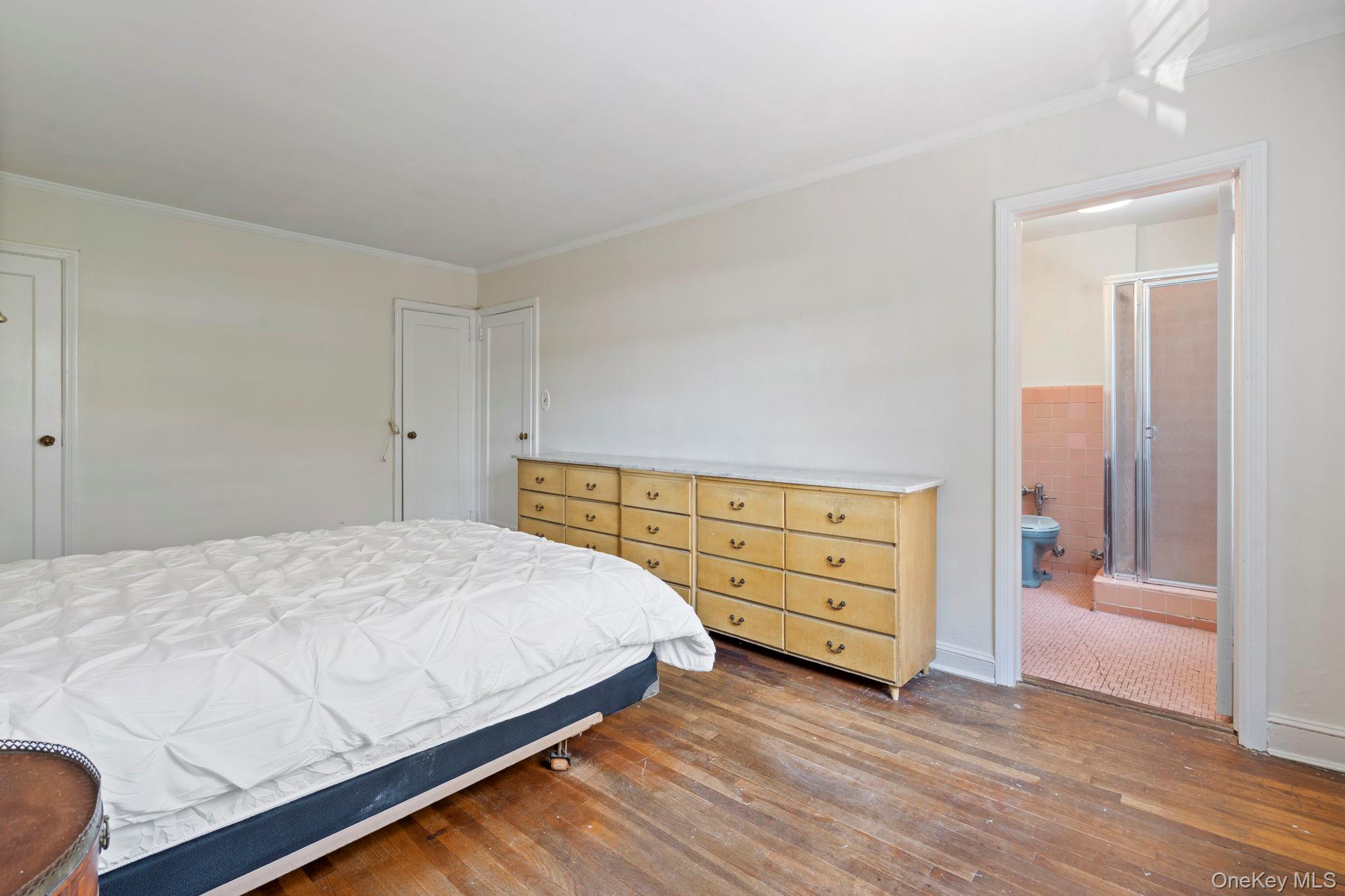 67-49 Groton Street, Forest Hills, NY 11375