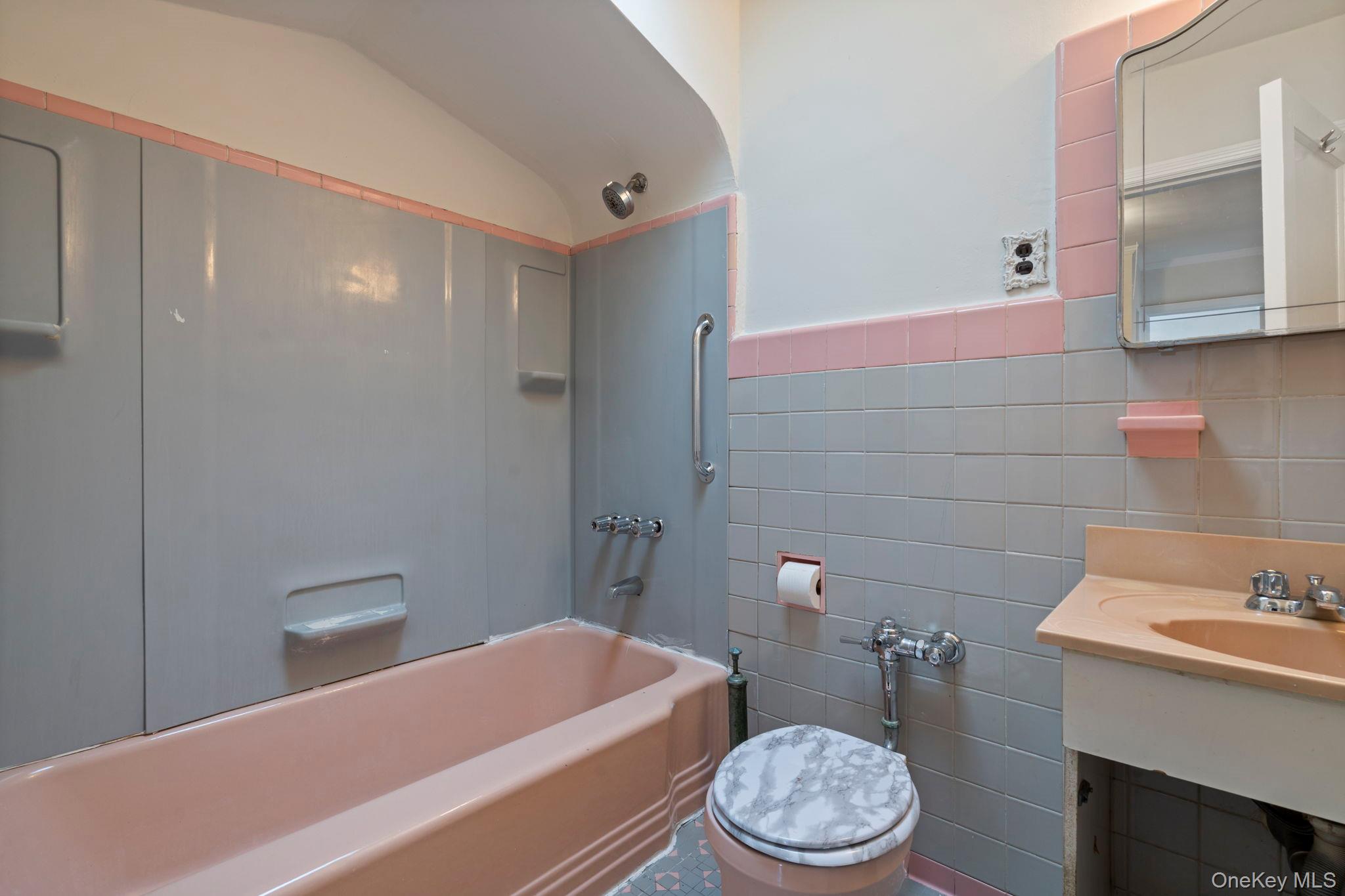 67-49 Groton Street, Forest Hills, NY 11375