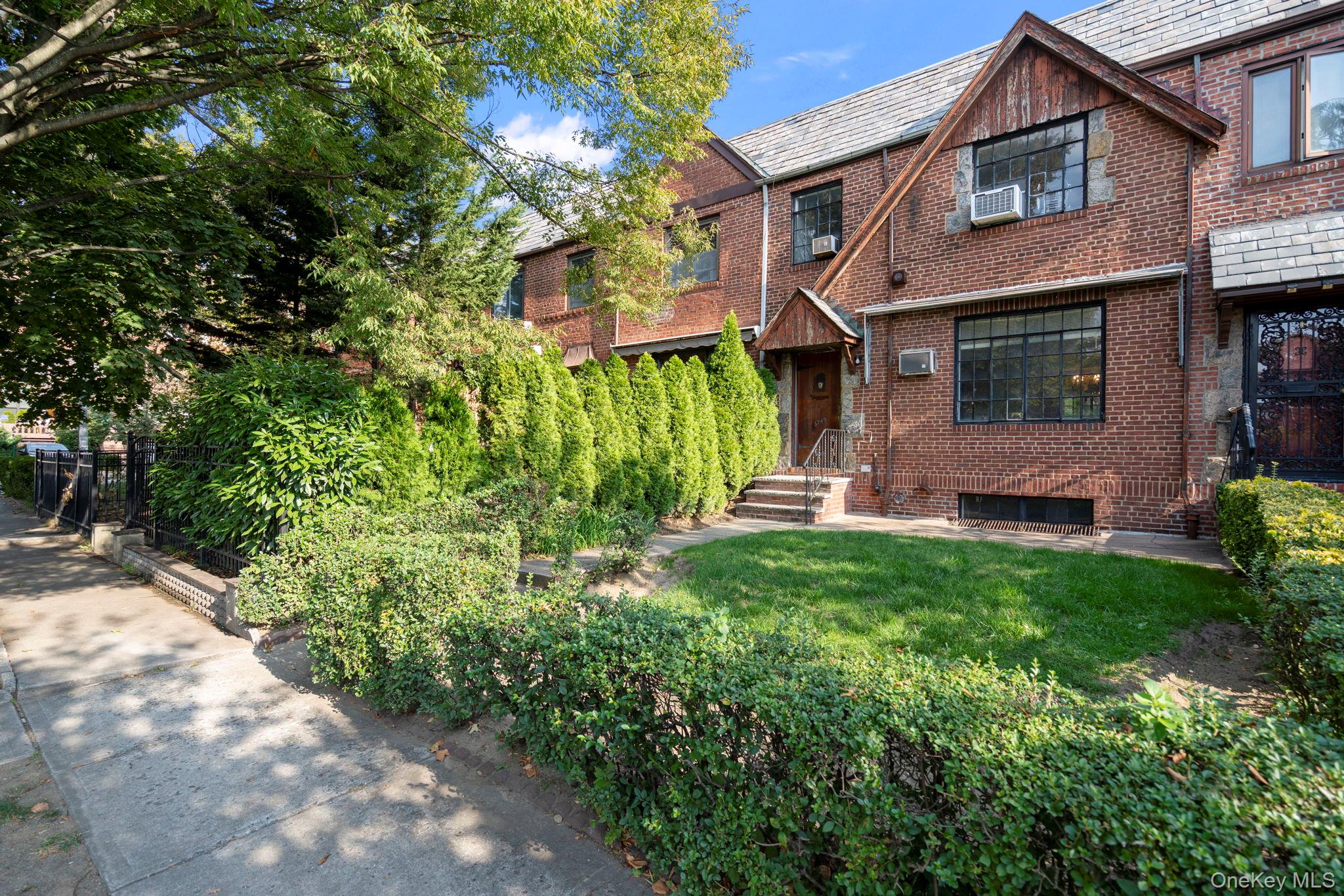 67-49 Groton Street, Forest Hills, NY 11375