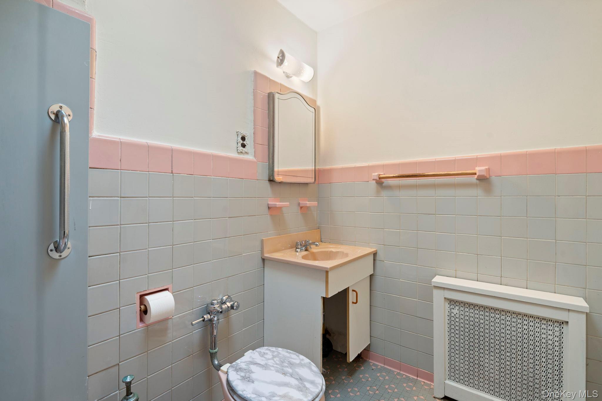 67-49 Groton Street, Forest Hills, NY 11375