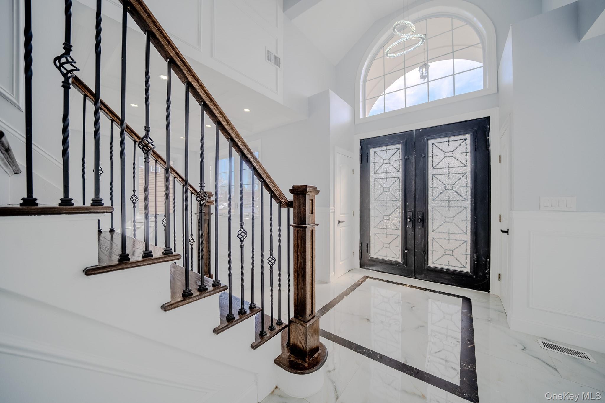 68 Spruce Street, Hicksville, NY 11801