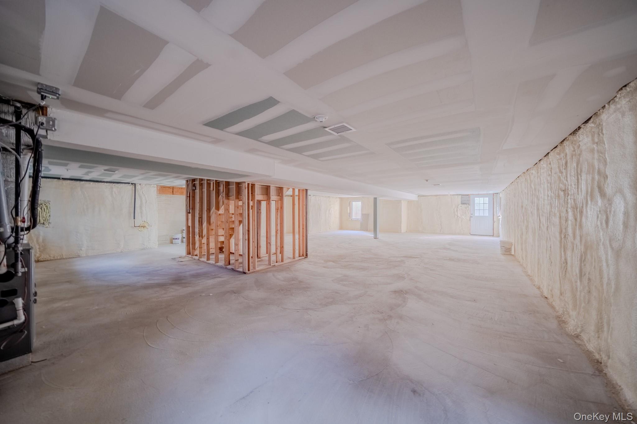 68 Spruce Street, Hicksville, NY 11801