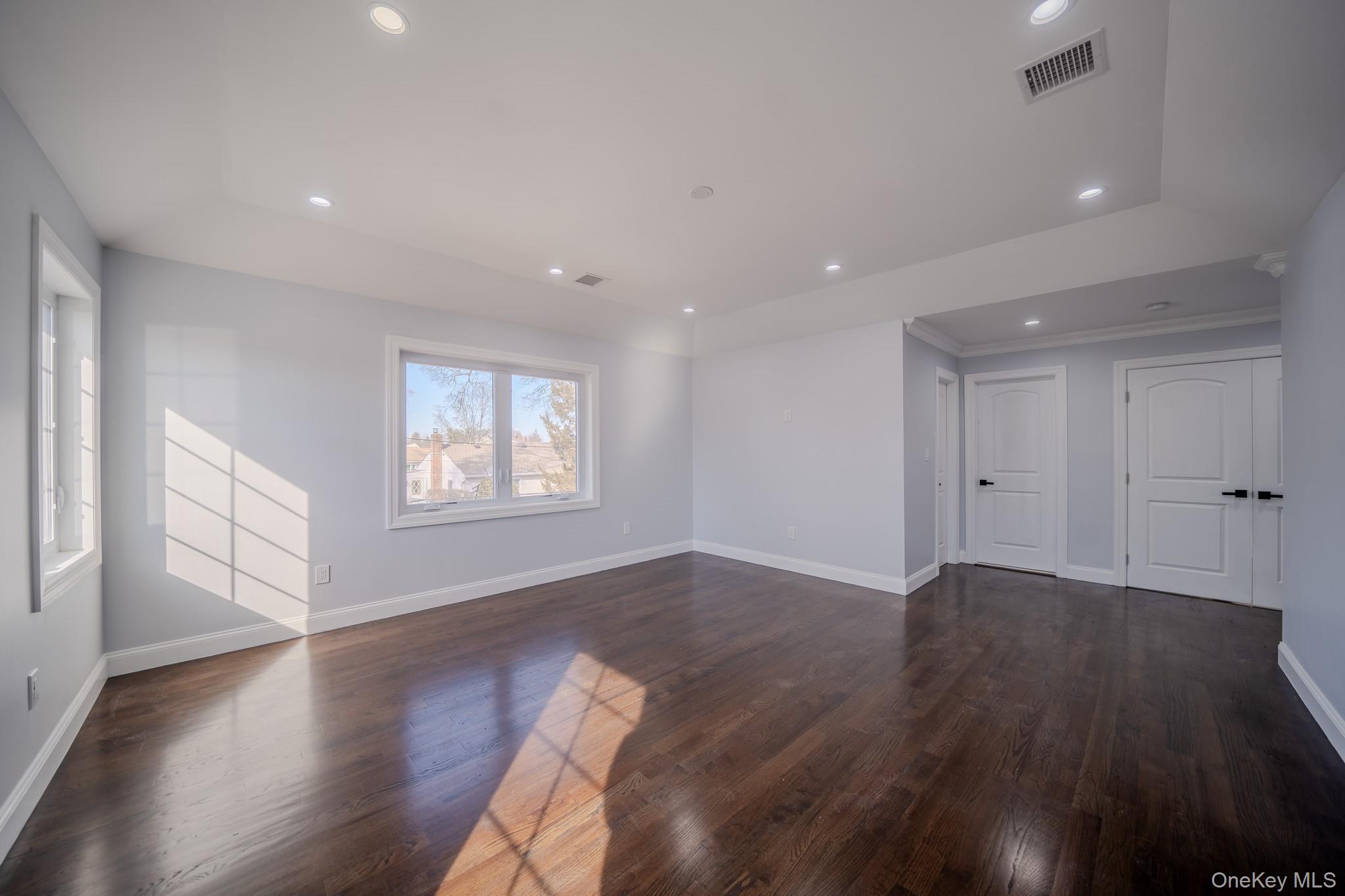 68 Spruce Street, Hicksville, NY 11801