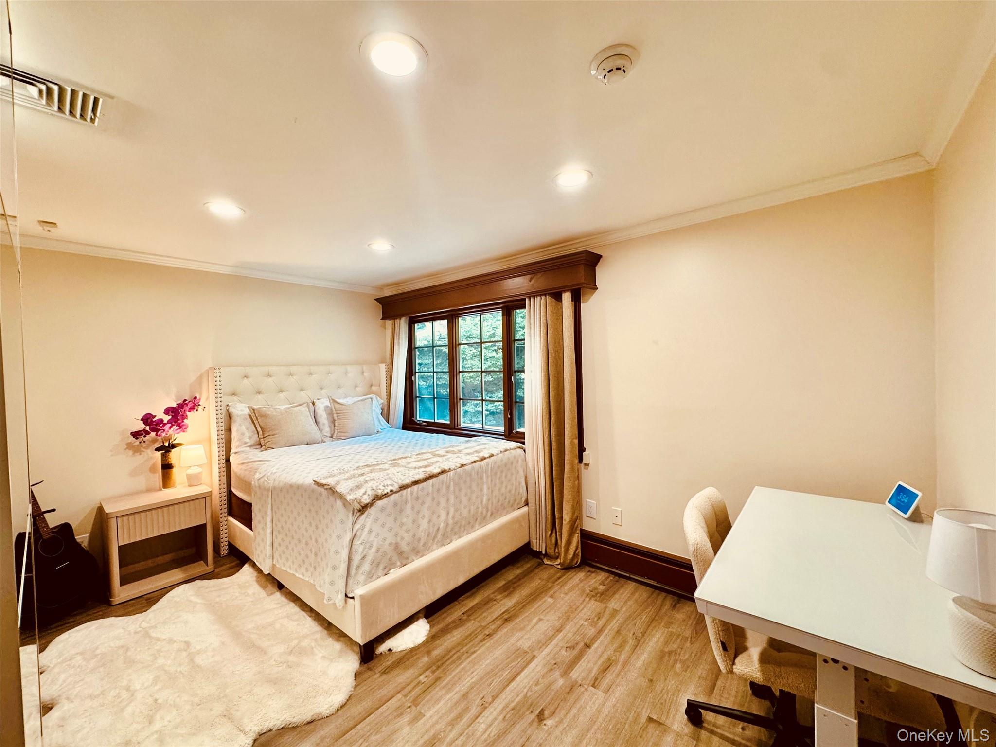 10 Hazelwood Court, Jericho, NY 11753