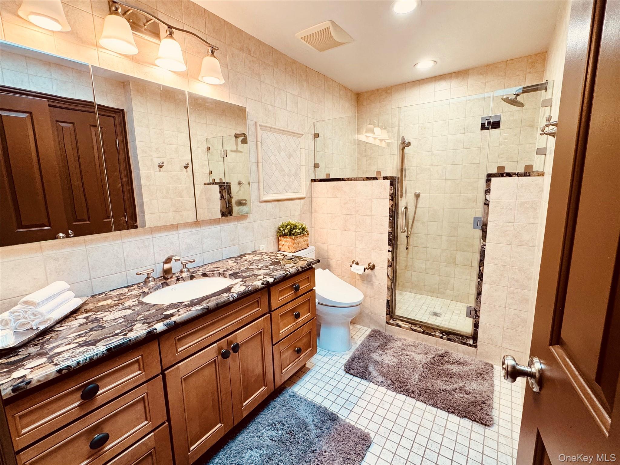 10 Hazelwood Court, Jericho, NY 11753