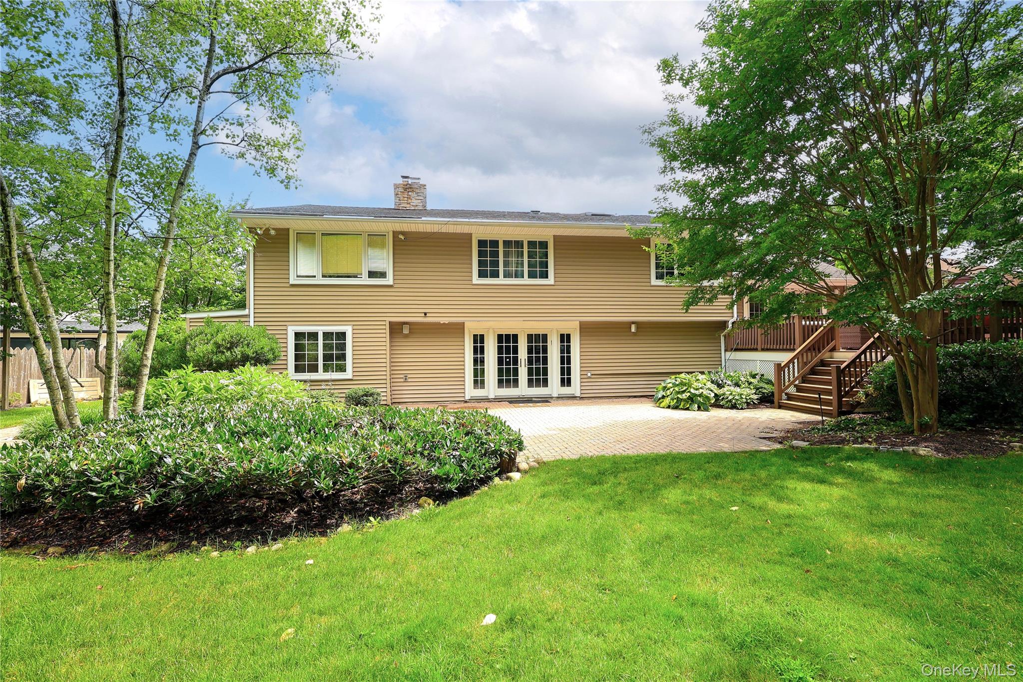 10 Hazelwood Court, Jericho, NY 11753