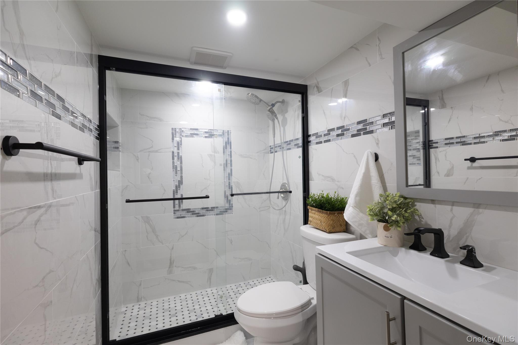 10 Hazelwood Court, Jericho, NY 11753