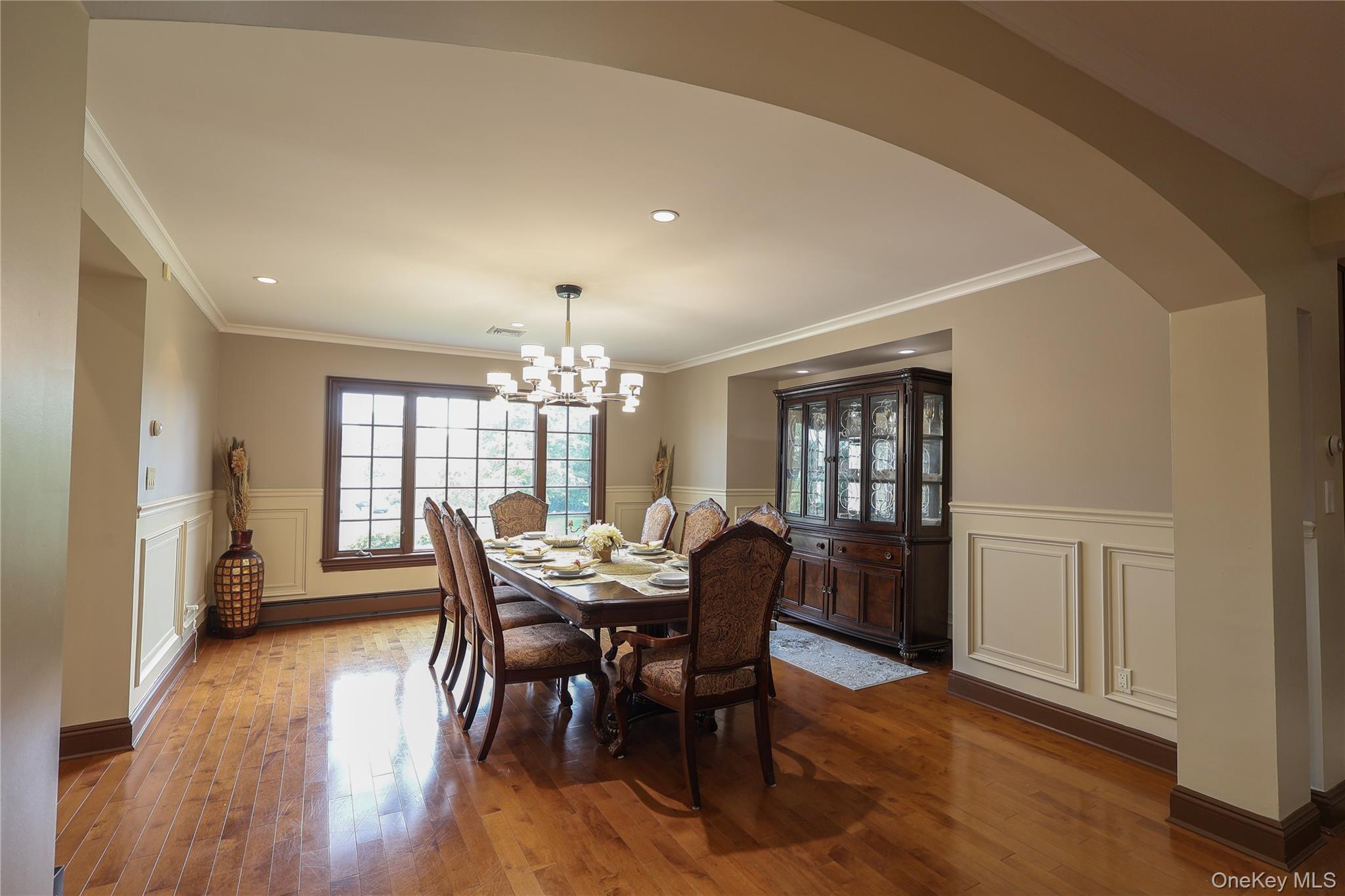 10 Hazelwood Court, Jericho, NY 11753