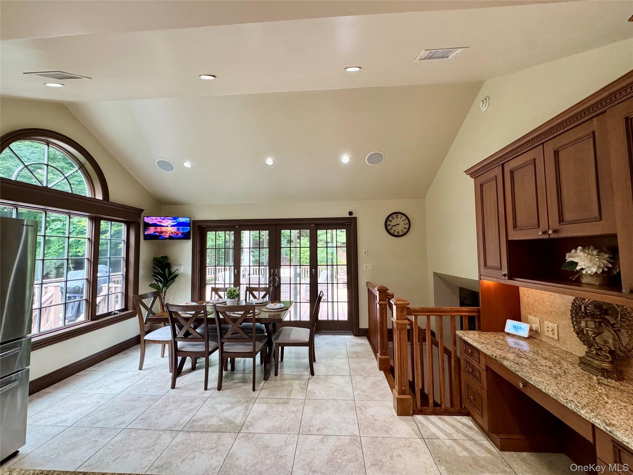 10 Hazelwood Court, Jericho, NY 11753