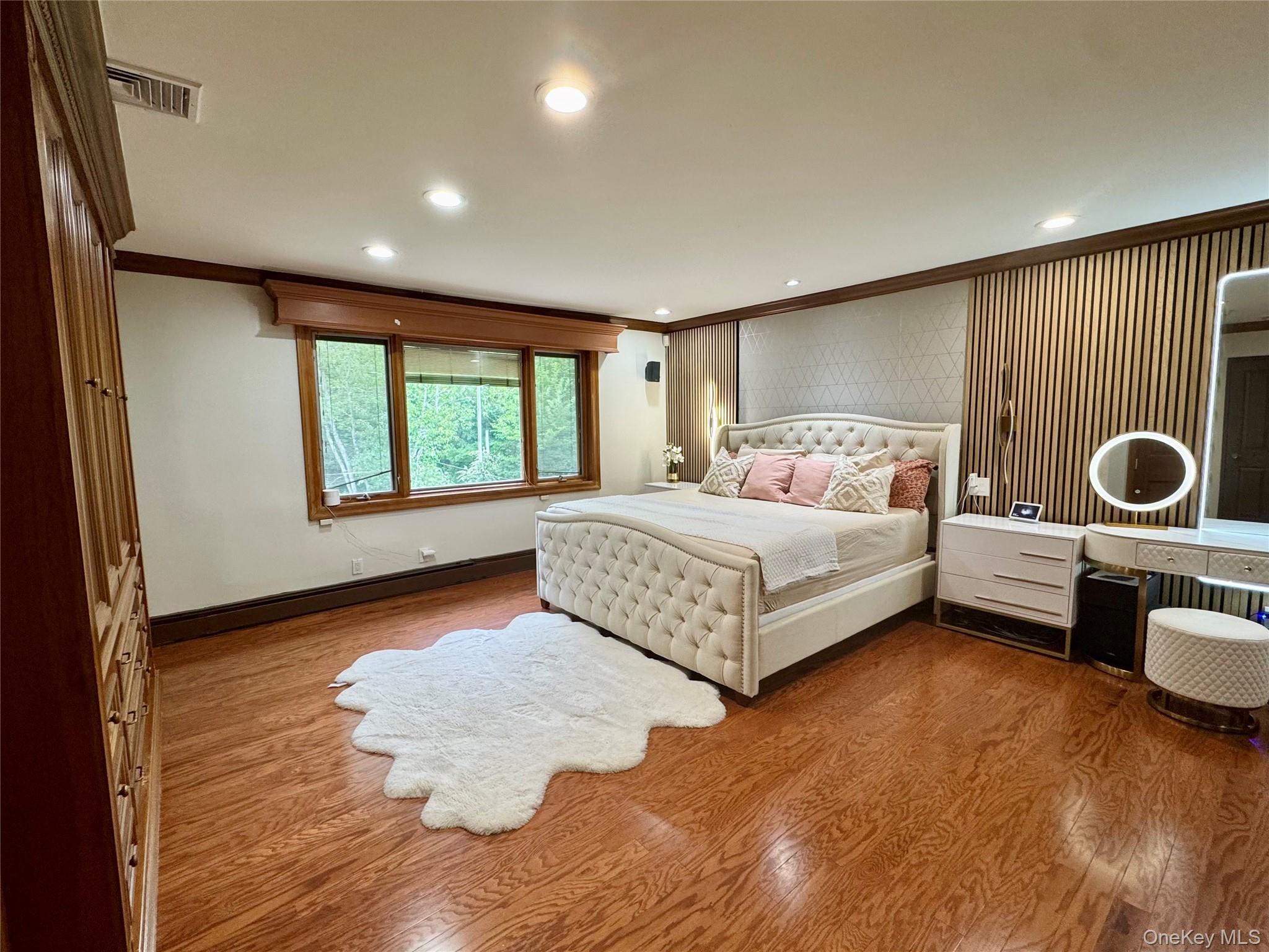 10 Hazelwood Court, Jericho, NY 11753