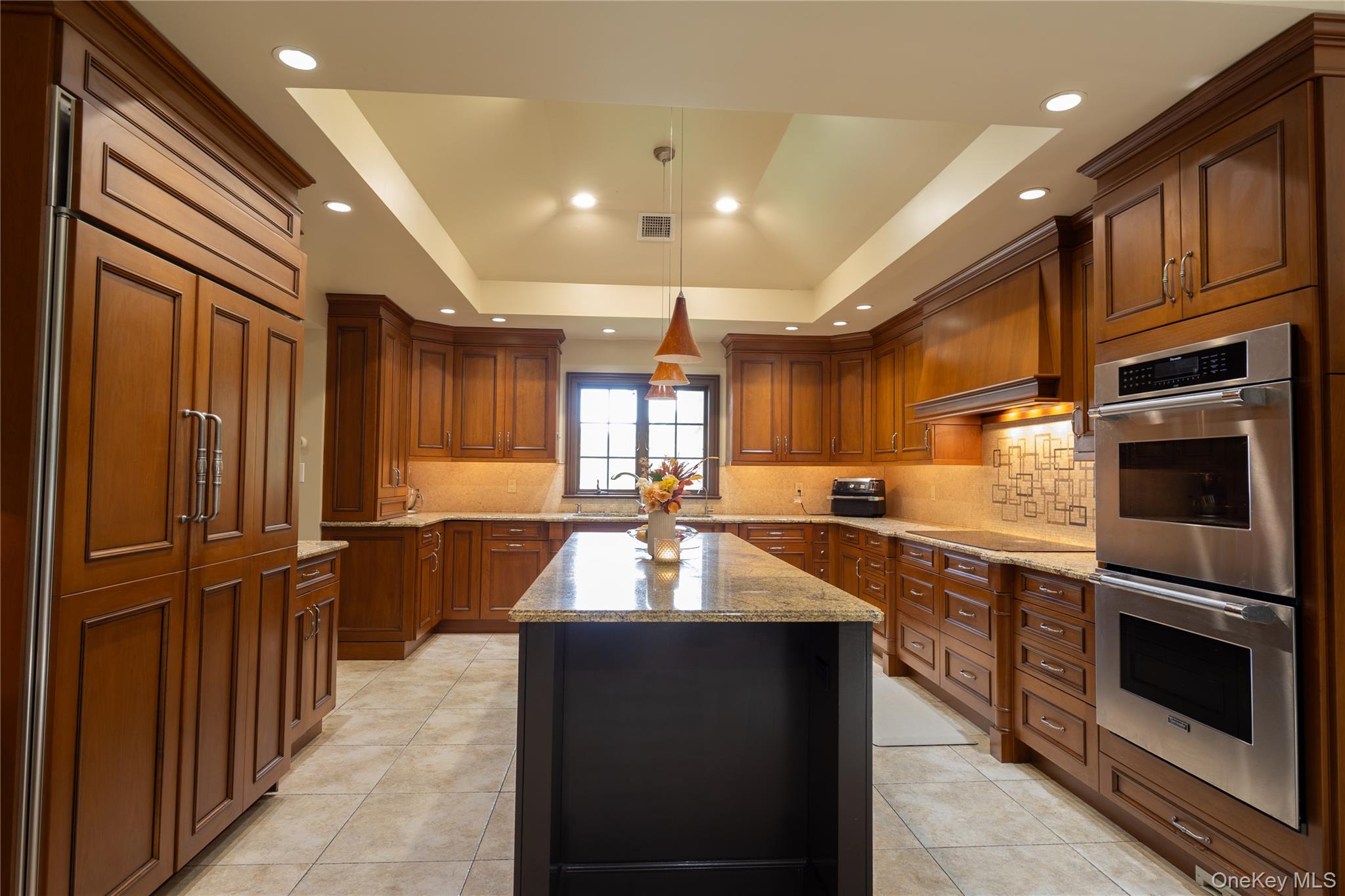 10 Hazelwood Court, Jericho, NY 11753