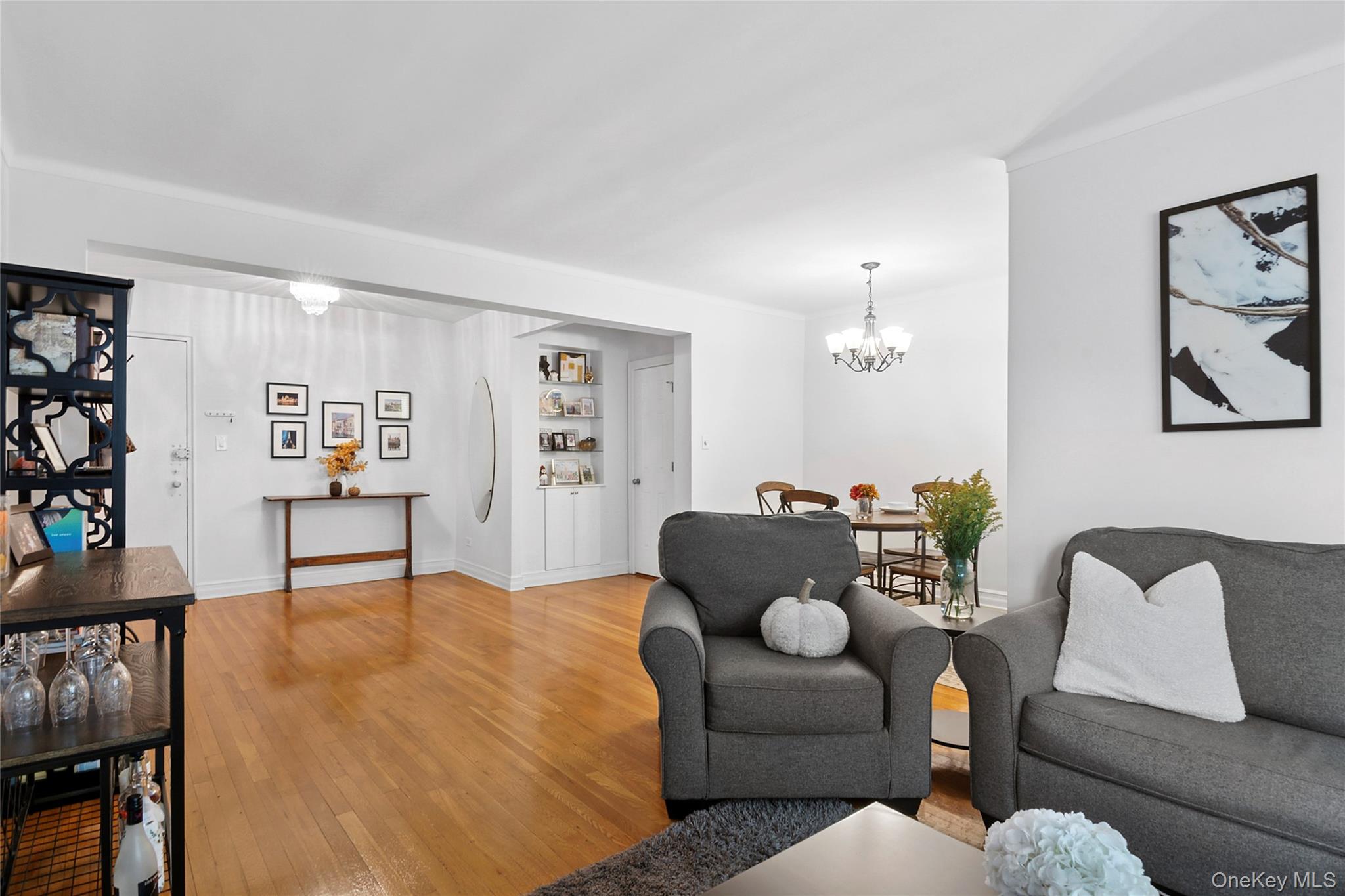 83-33 Austin Street # 2N, Kew Gardens, NY 11415