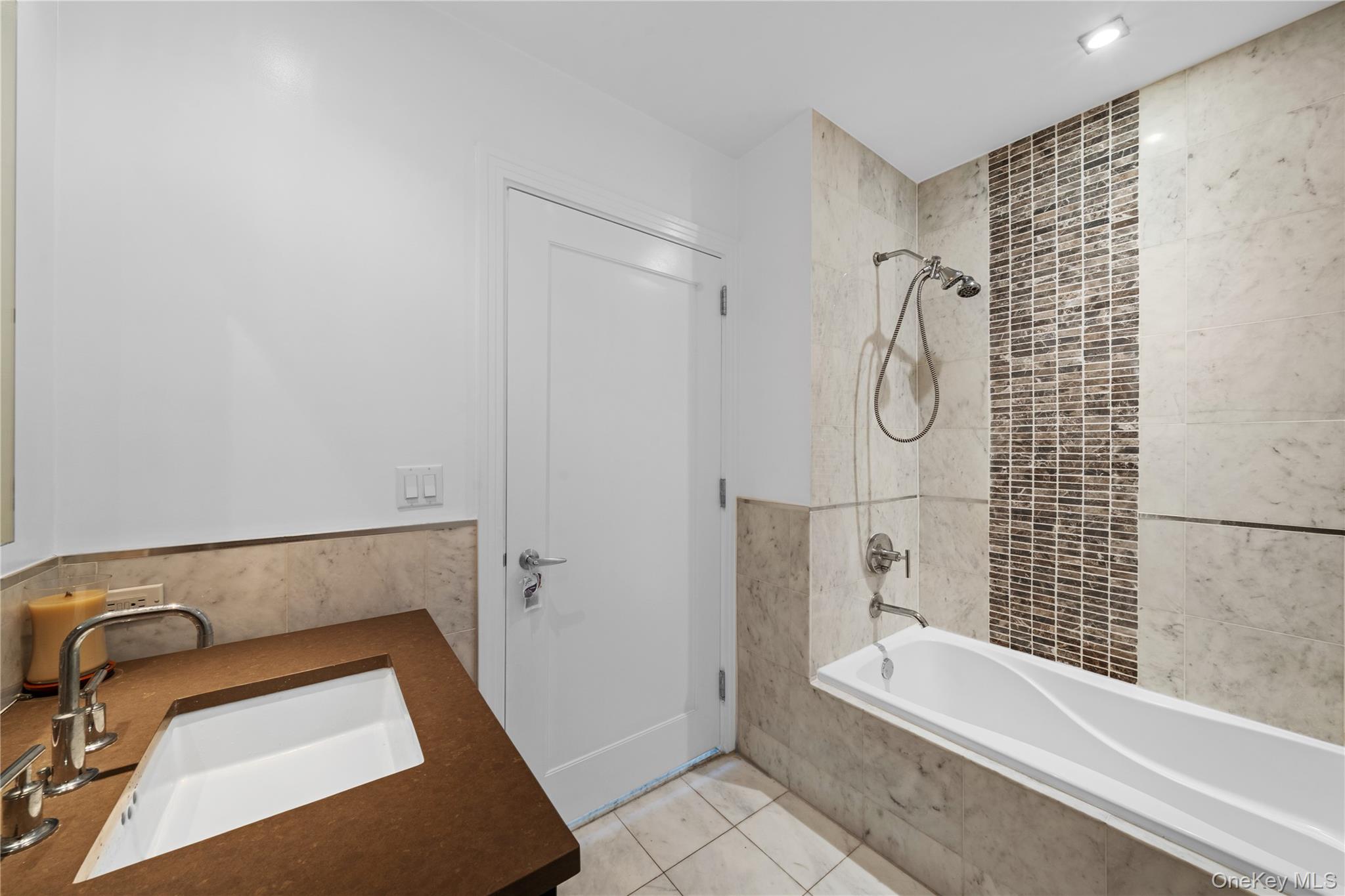 64-05 Yellowstone Boulevard # PH 509, Forest Hills, NY 11375