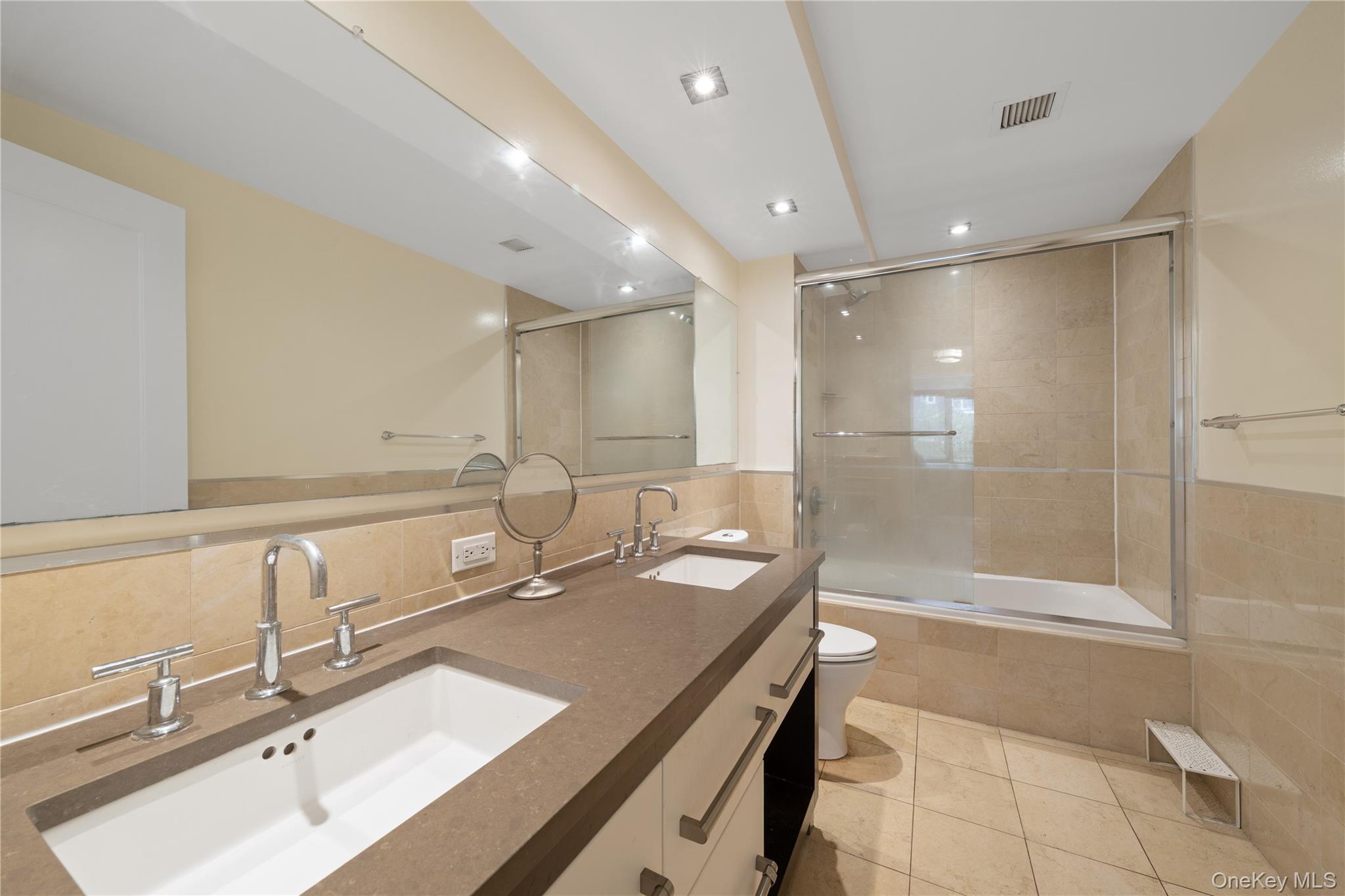 64-05 Yellowstone Boulevard # PH 509, Forest Hills, NY 11375