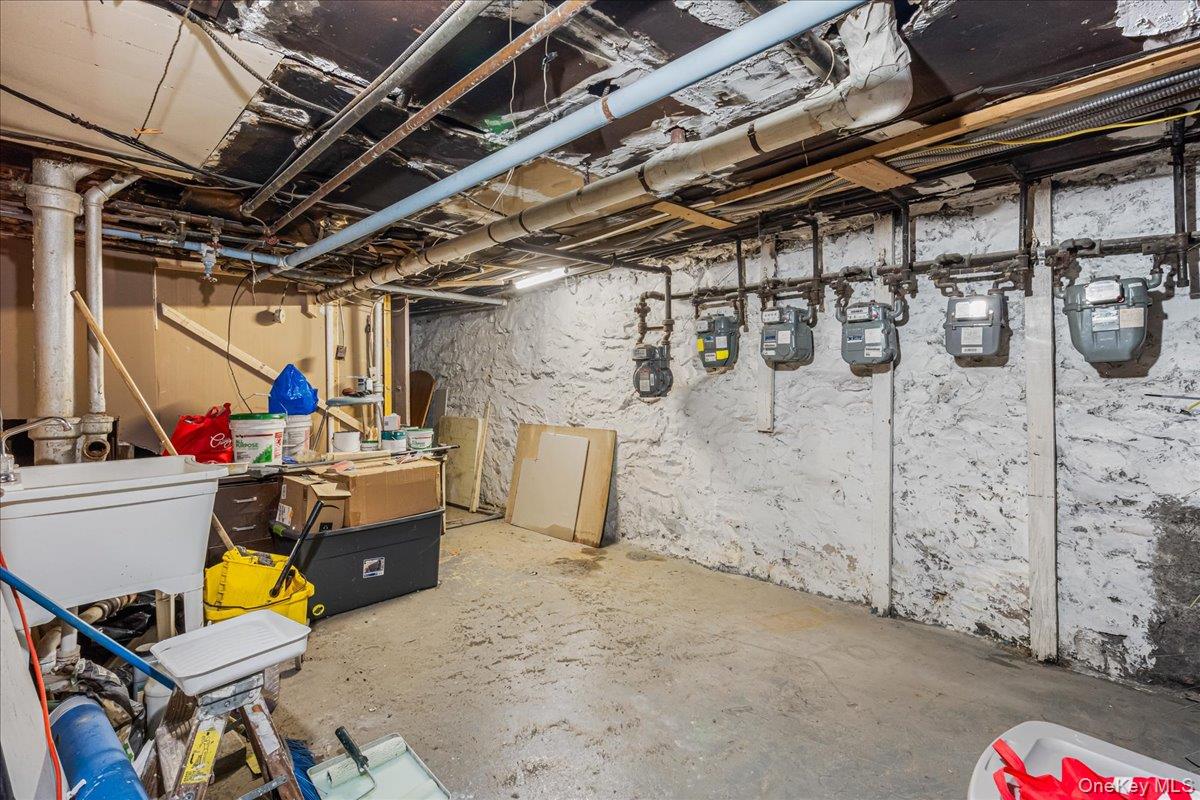 384 E 34th Street, Brooklyn, NY 11203