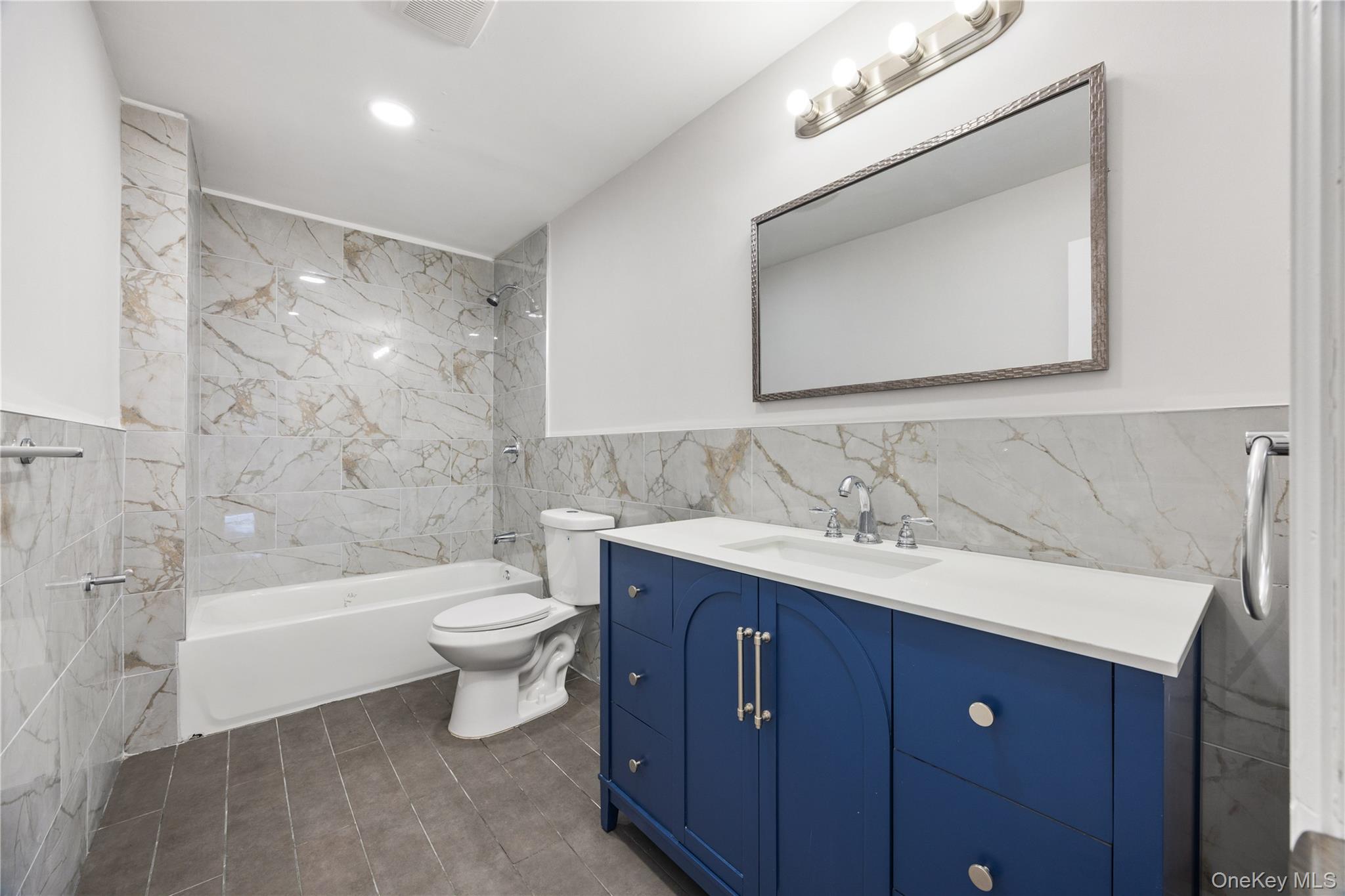 1150 E 214th Street, Bronx, NY 10469