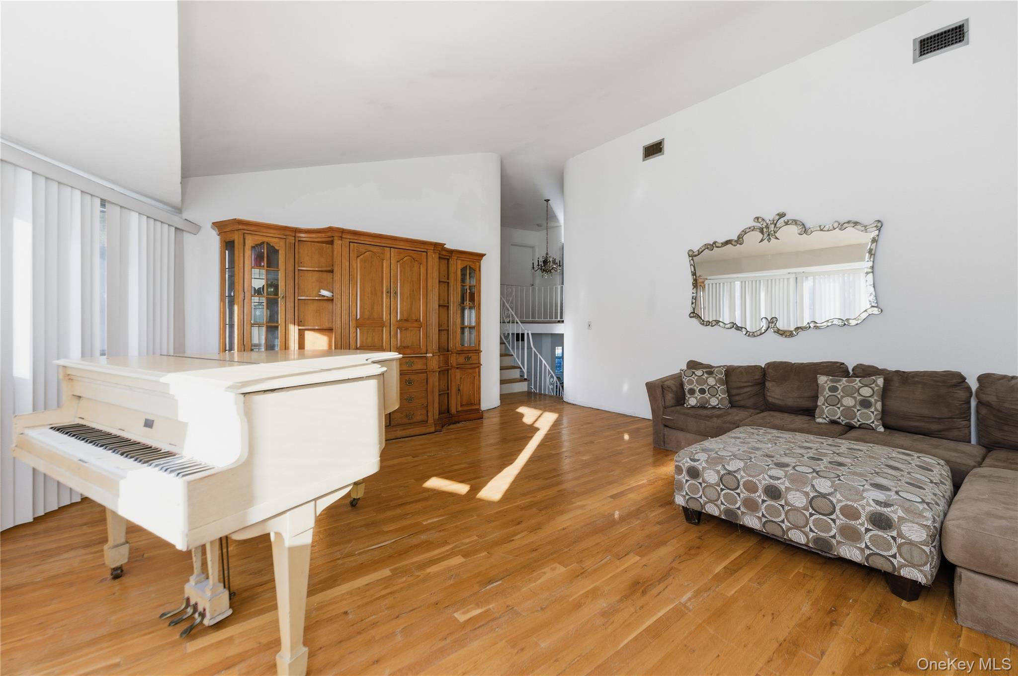 3924 Jane Lane, Oceanside, NY 11572