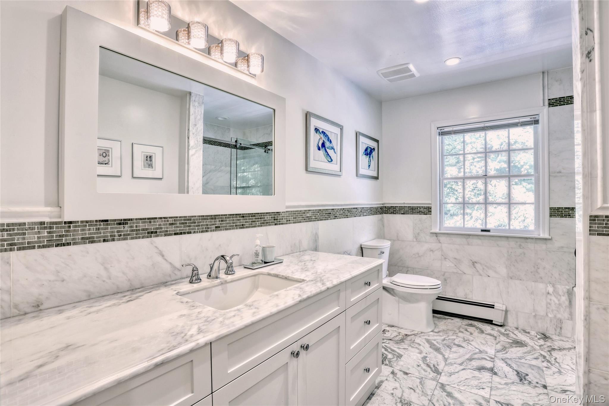 8 Ronwood Road, Chestnut Ridge, NY 10977