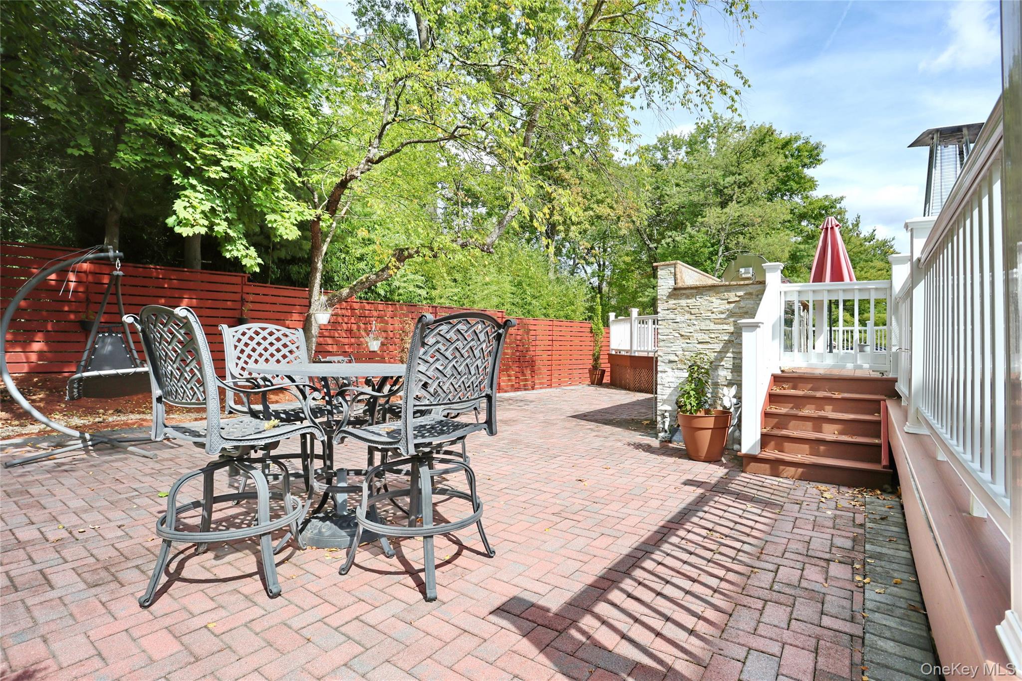 8 Ronwood Road, Chestnut Ridge, NY 10977