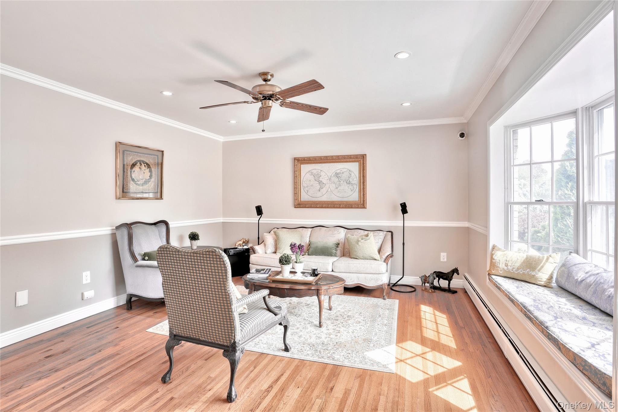 8 Ronwood Road, Chestnut Ridge, NY 10977