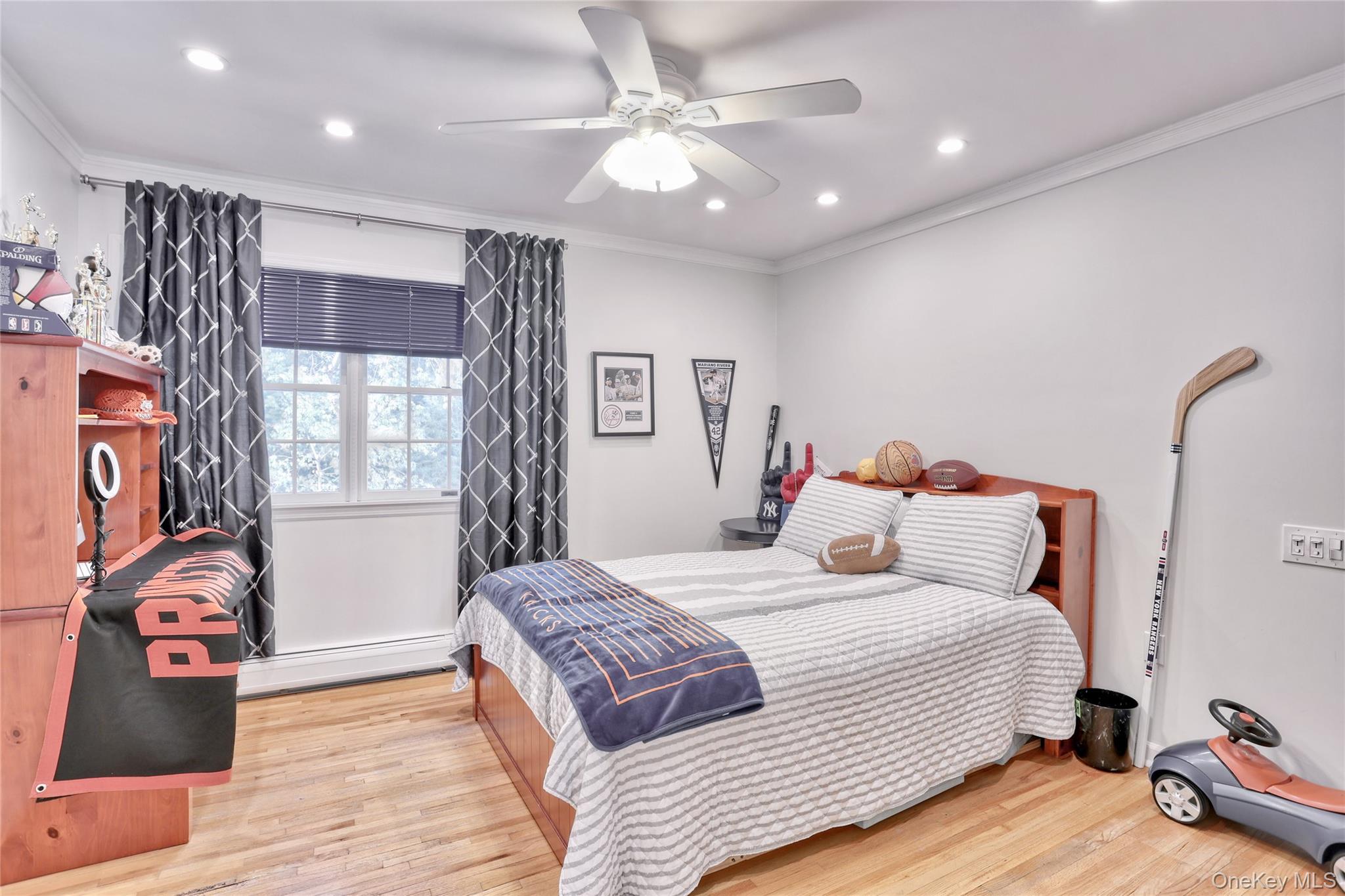 8 Ronwood Road, Chestnut Ridge, NY 10977