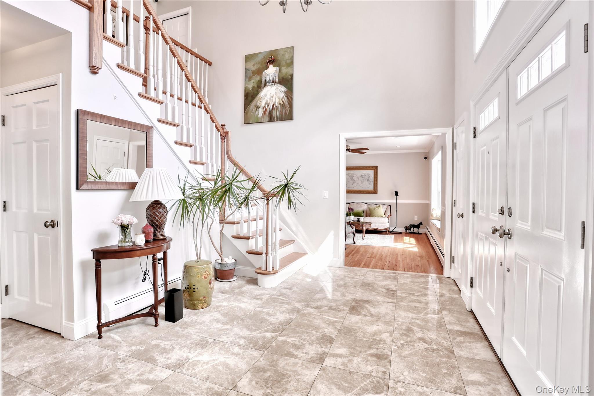 8 Ronwood Road, Chestnut Ridge, NY 10977