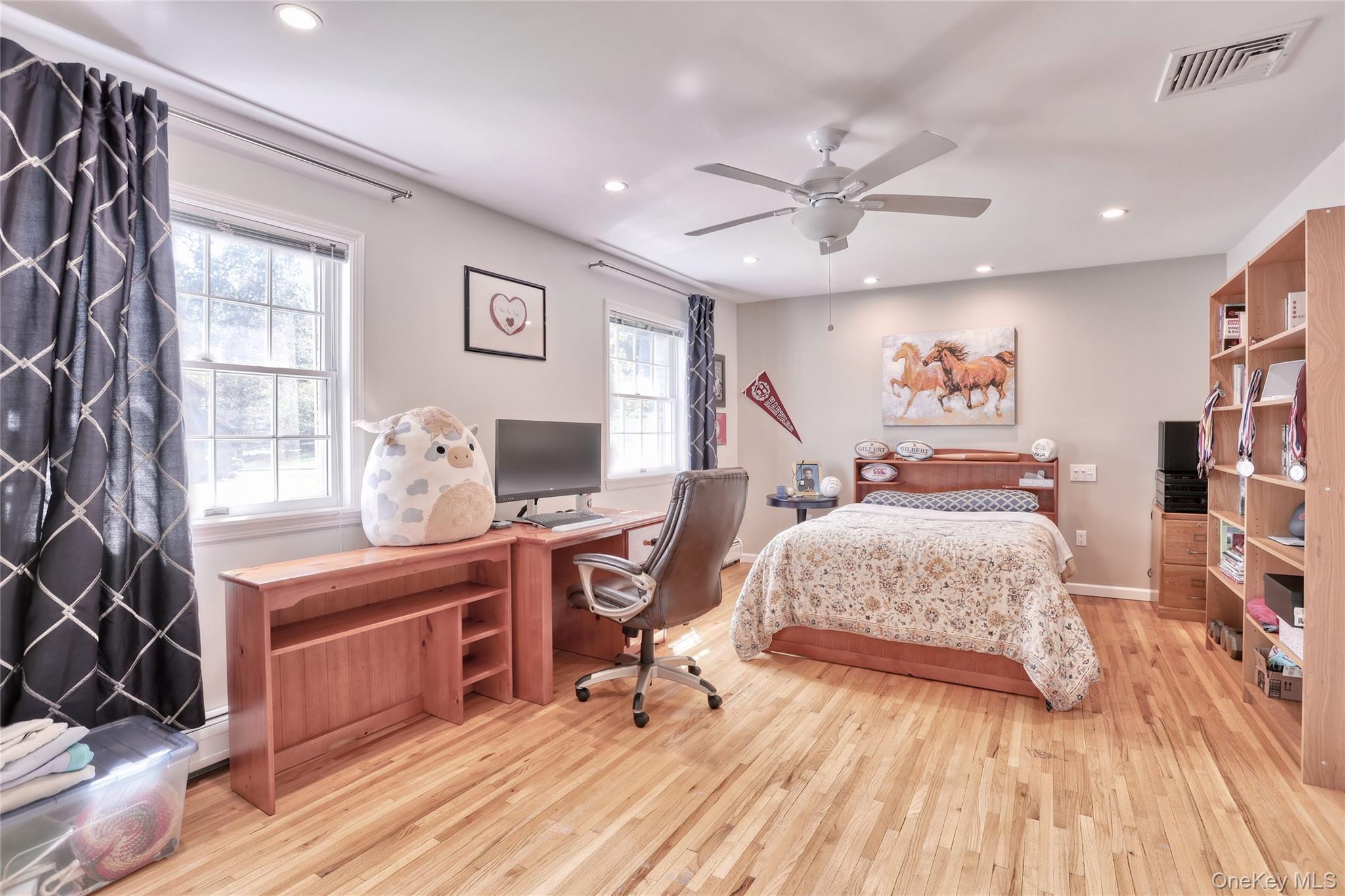 8 Ronwood Road, Chestnut Ridge, NY 10977