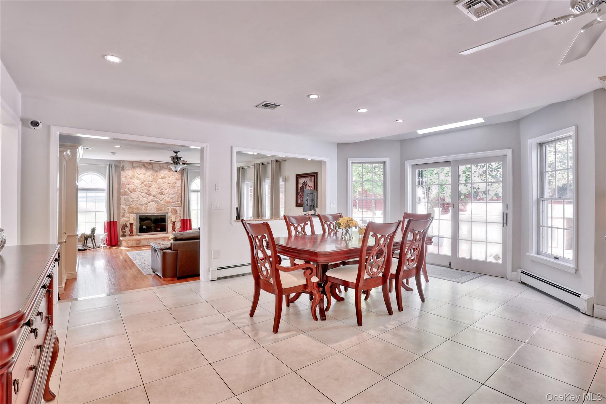 8 Ronwood Road, Chestnut Ridge, NY 10977