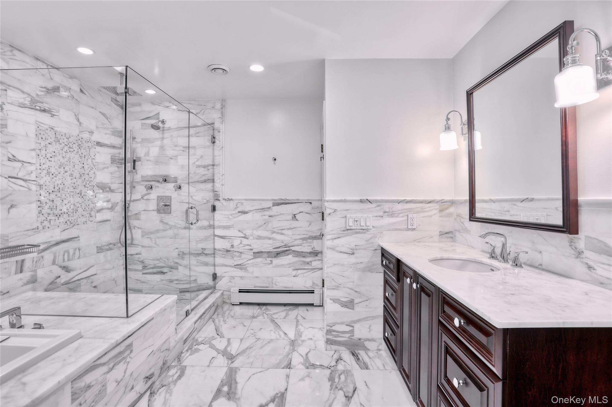 8 Ronwood Road, Chestnut Ridge, NY 10977