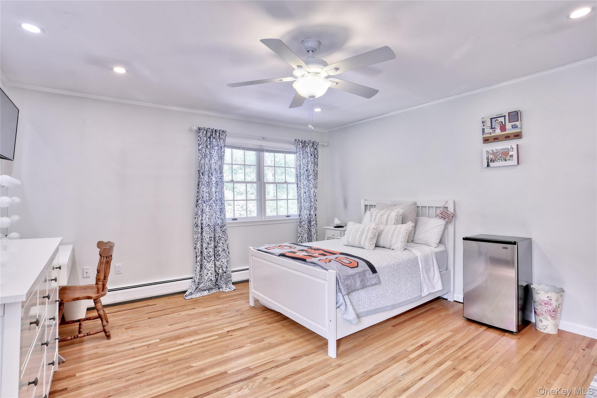 8 Ronwood Road, Chestnut Ridge, NY 10977