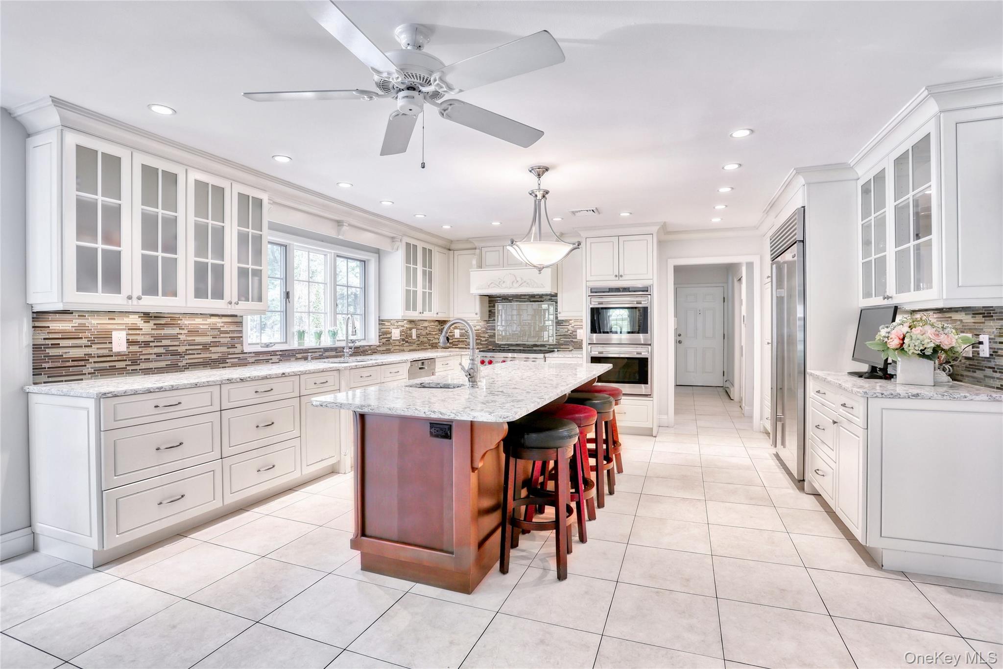 8 Ronwood Road, Chestnut Ridge, NY 10977