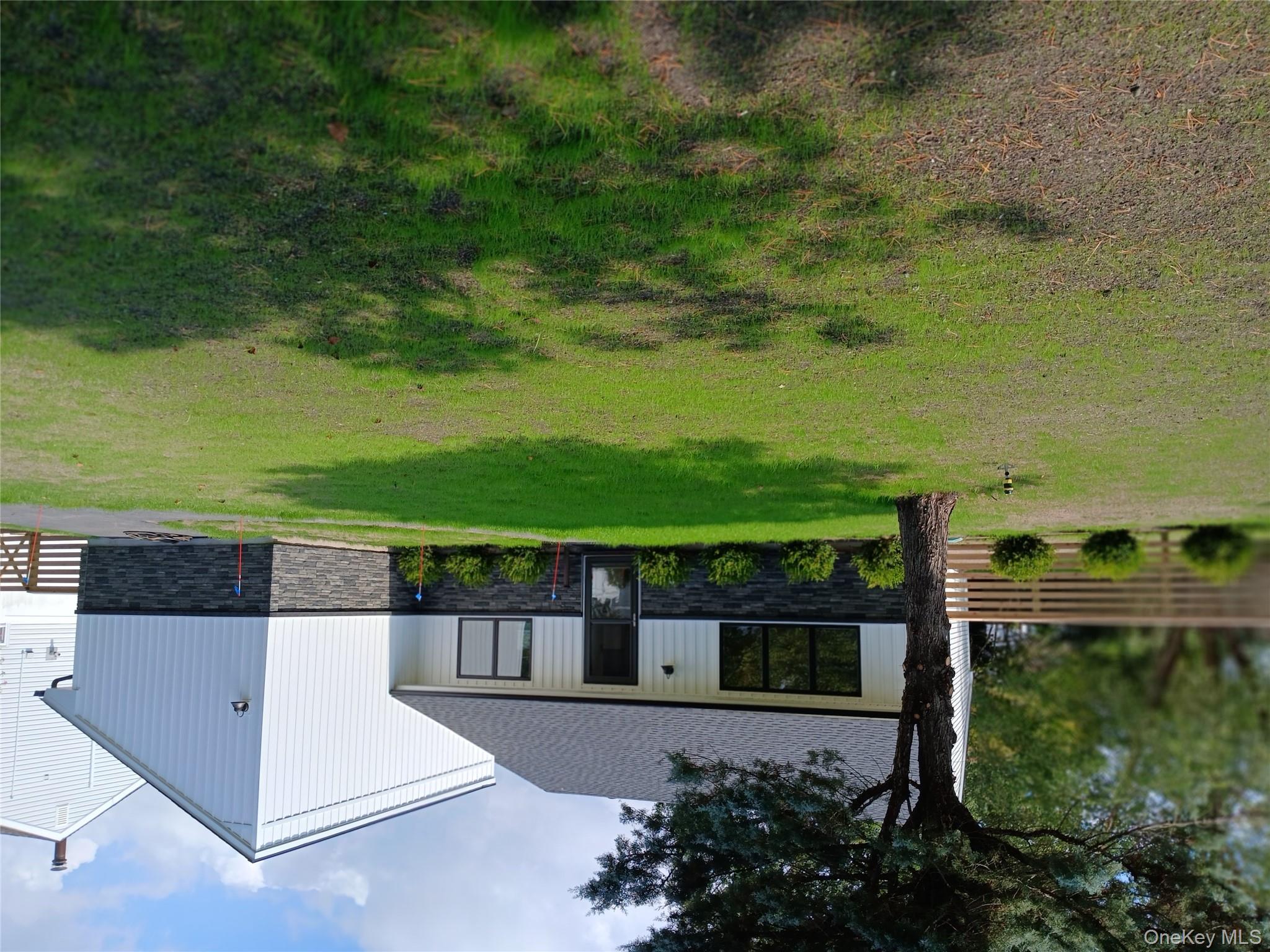 4 Mercury Avenue, East Patchogue, NY 11772