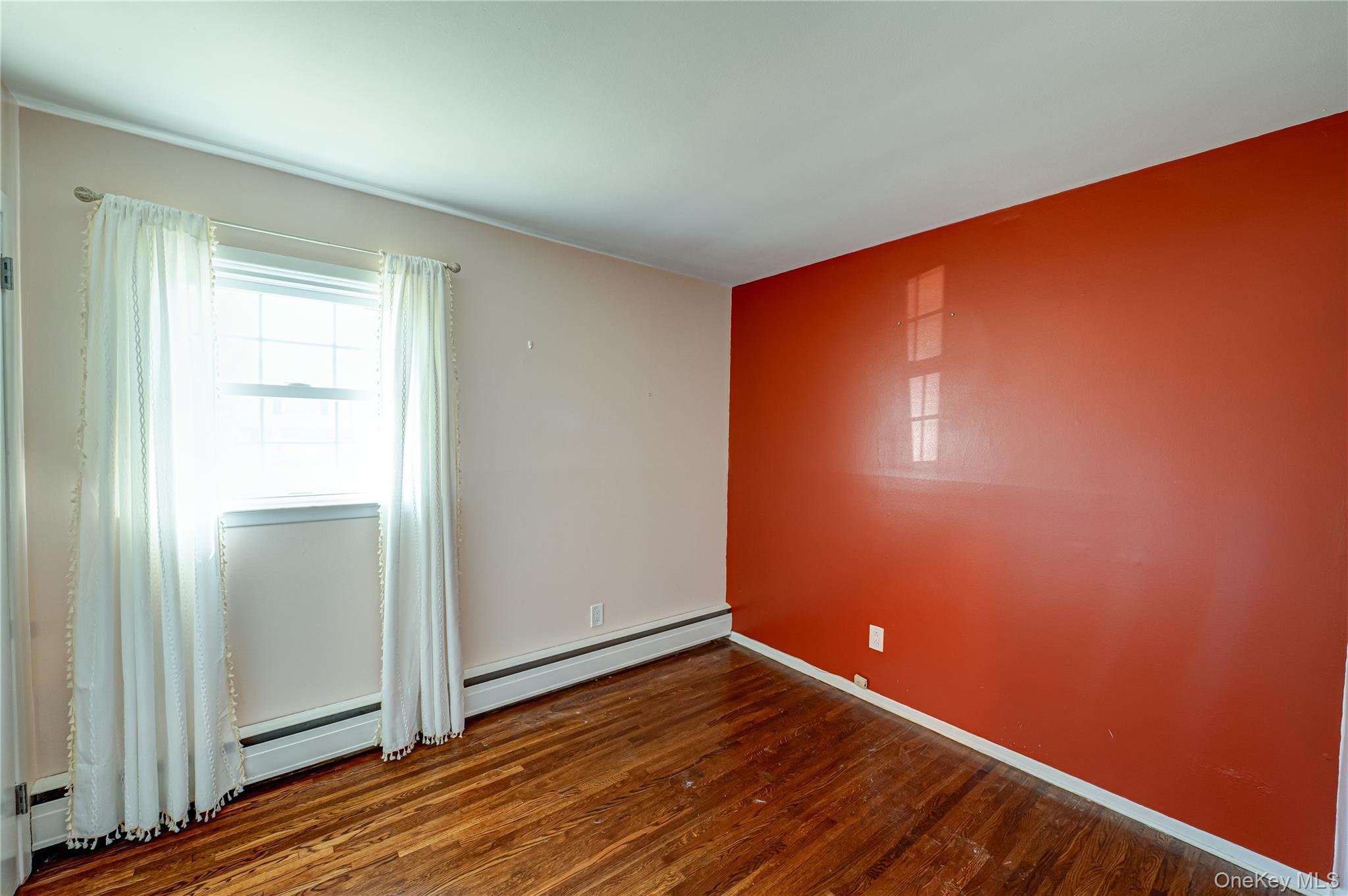 16 Adams Place, West Islip, NY 11795