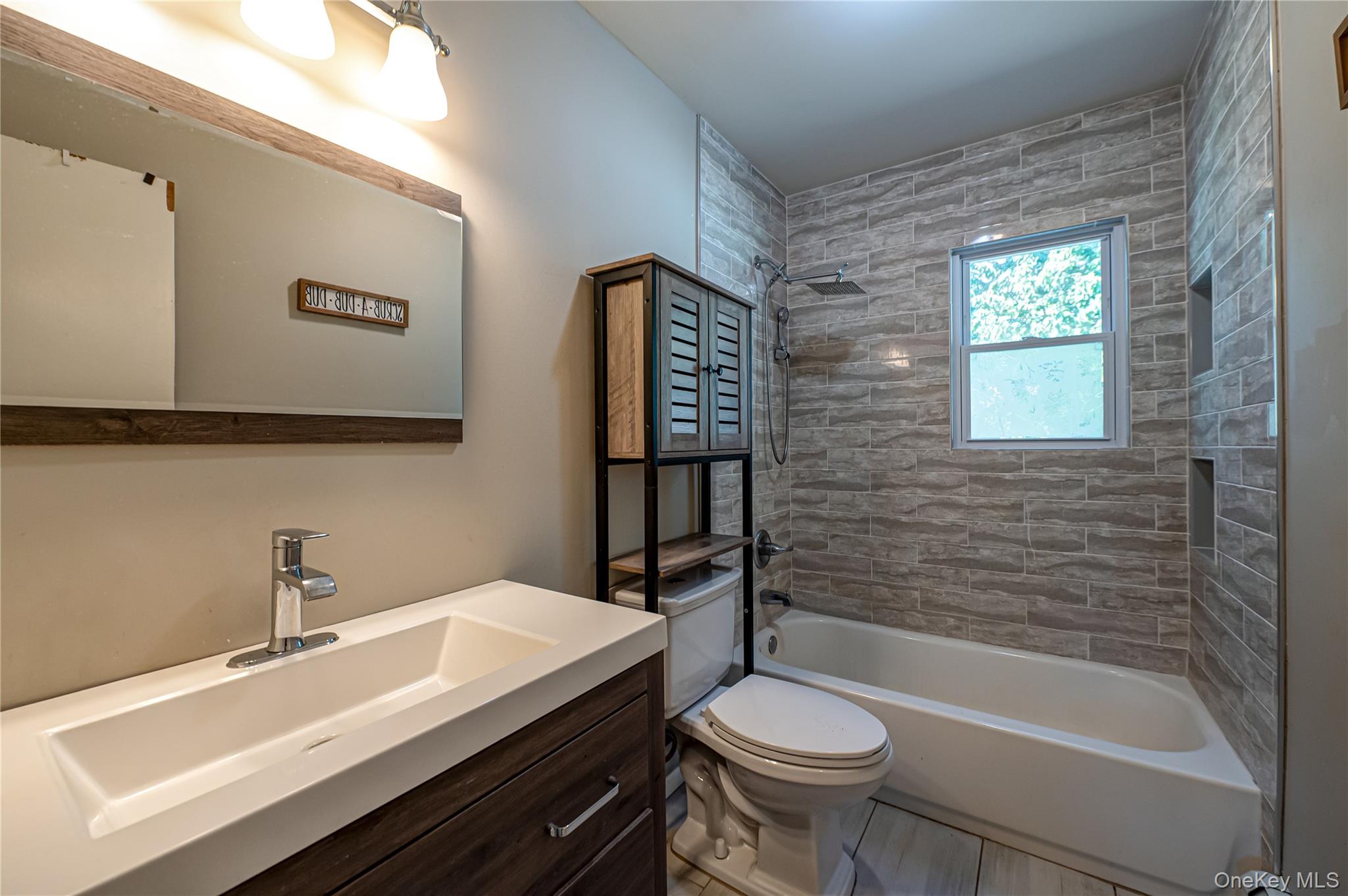 16 Adams Place, West Islip, NY 11795