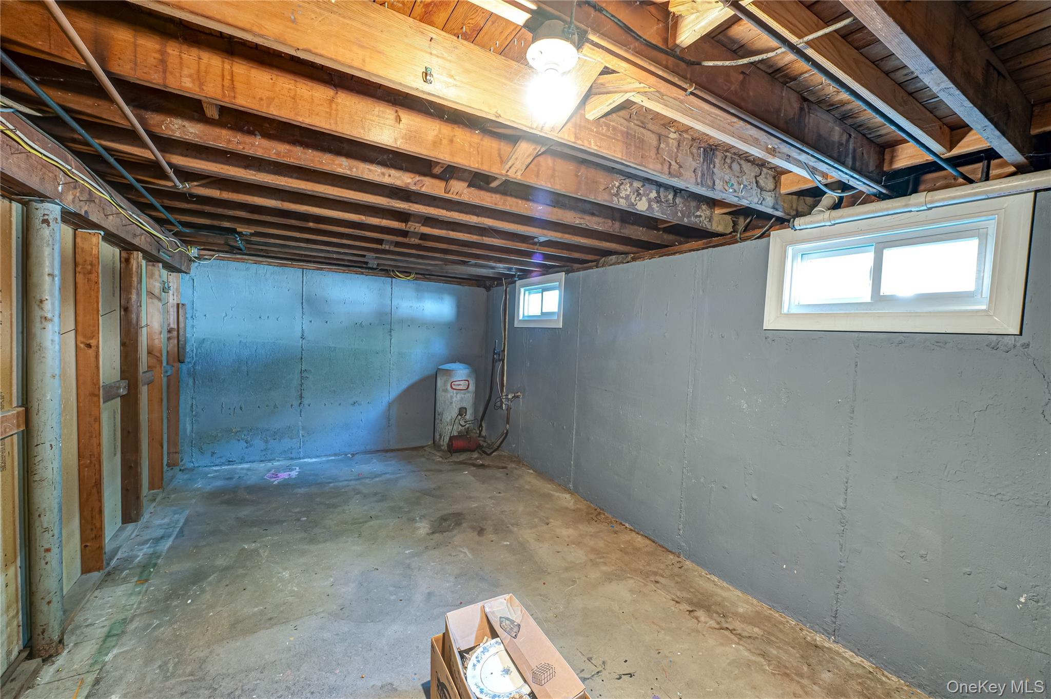 16 Adams Place, West Islip, NY 11795