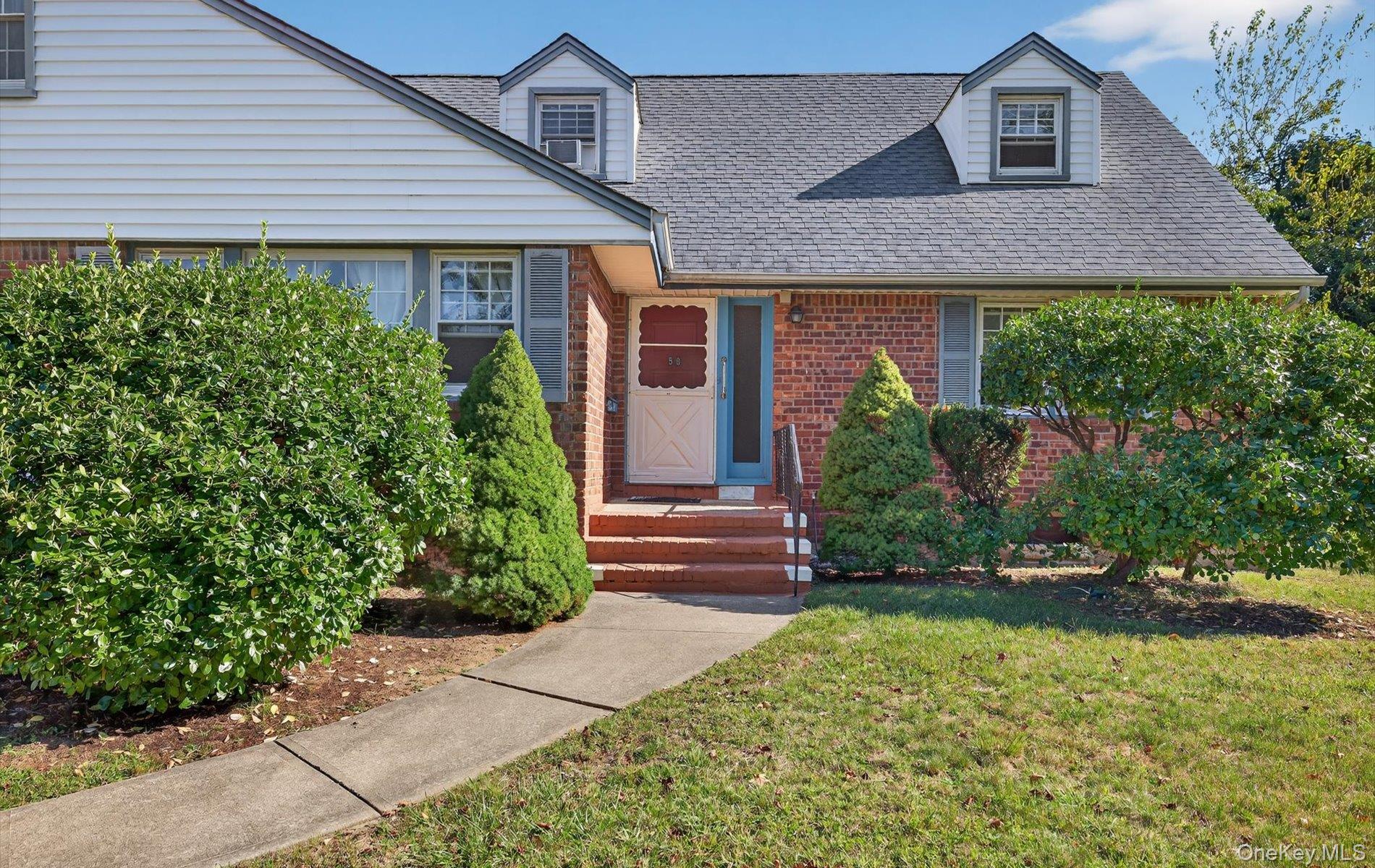 58 Sudbury Lane, Westbury, NY 11590