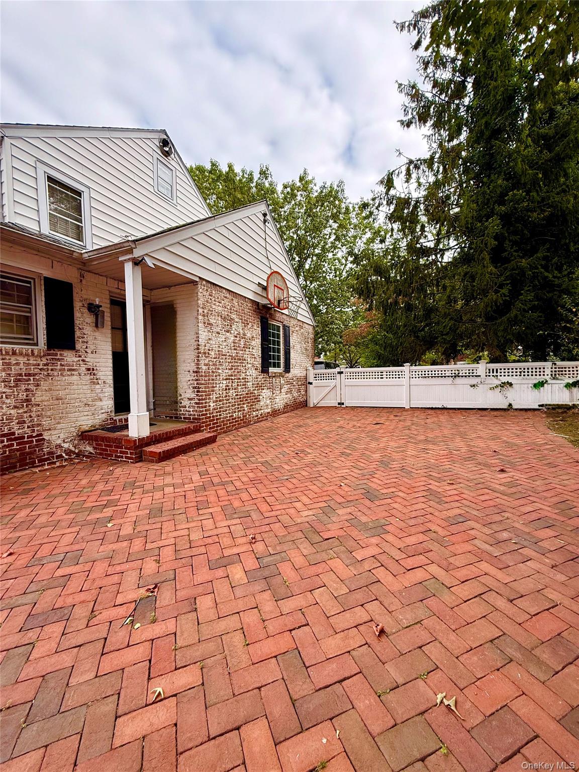 139 New York Avenue, Freeport, NY 11520