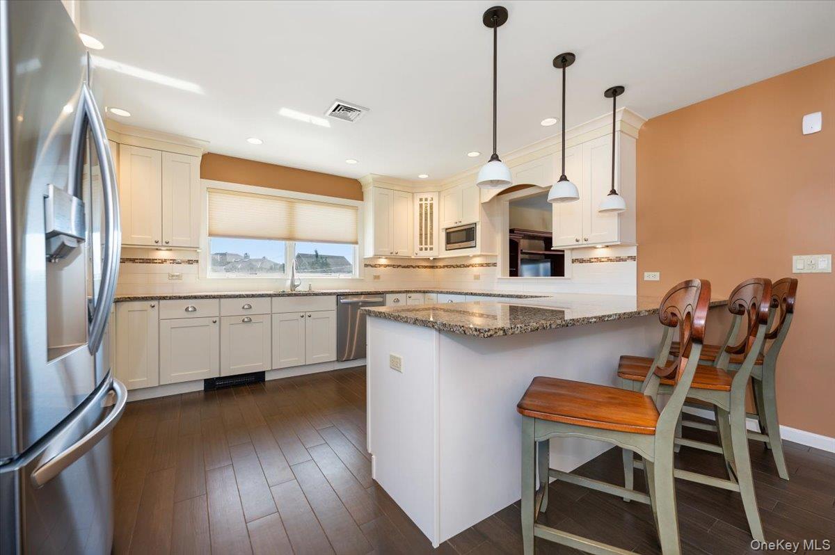 305 Riviera Drive S, Massapequa, NY 11758