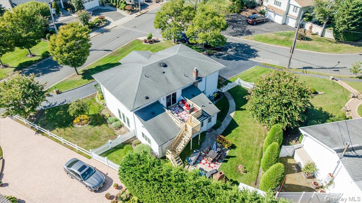 305 Riviera Drive S, Massapequa, NY 11758