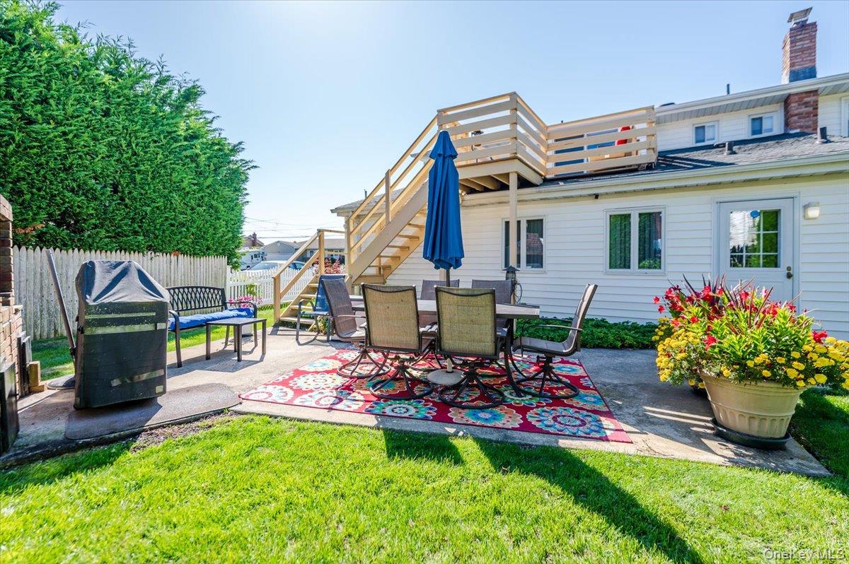 305 Riviera Drive S, Massapequa, NY 11758